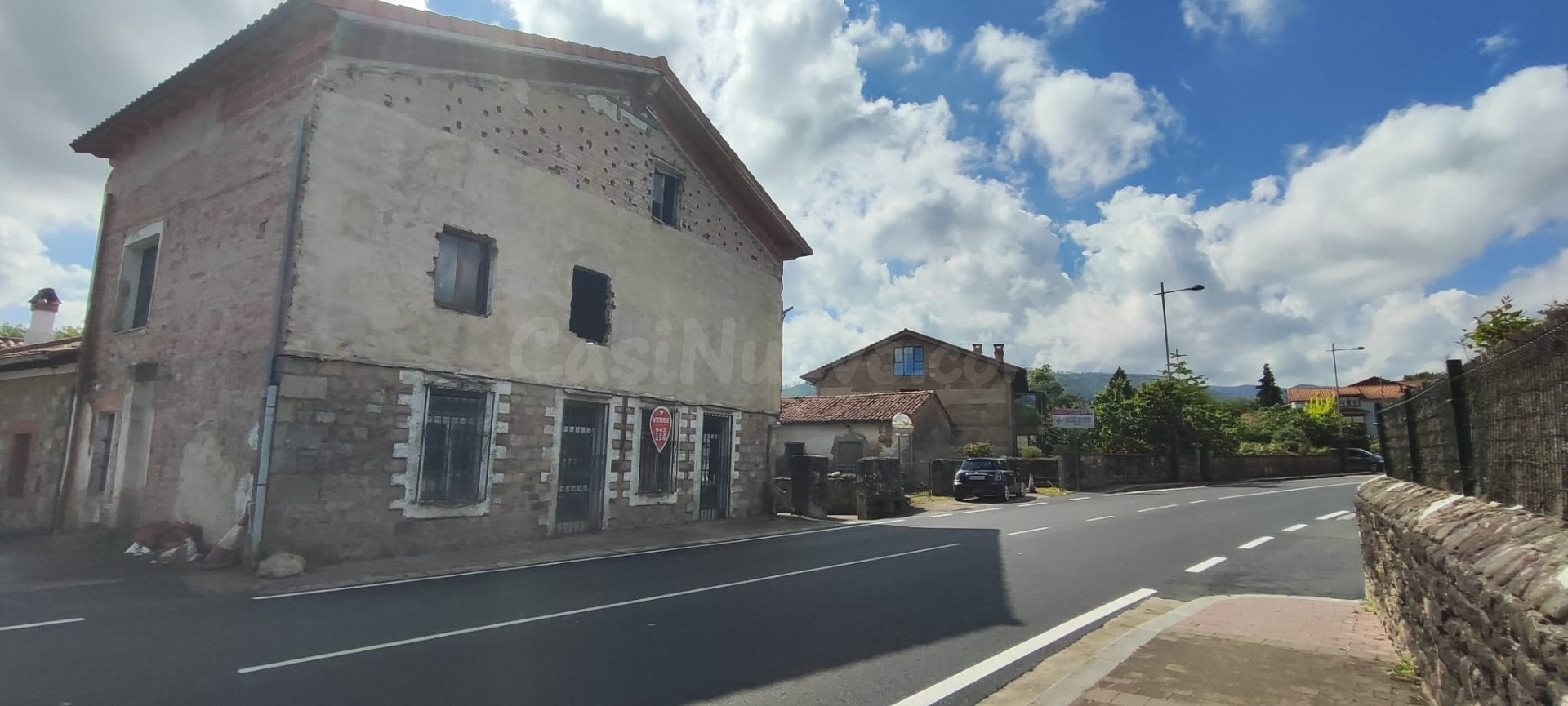 CONJUNTO DE EDIFICACIONES EN VILLANUEVA DE LA PEÑA.- - foto 2
