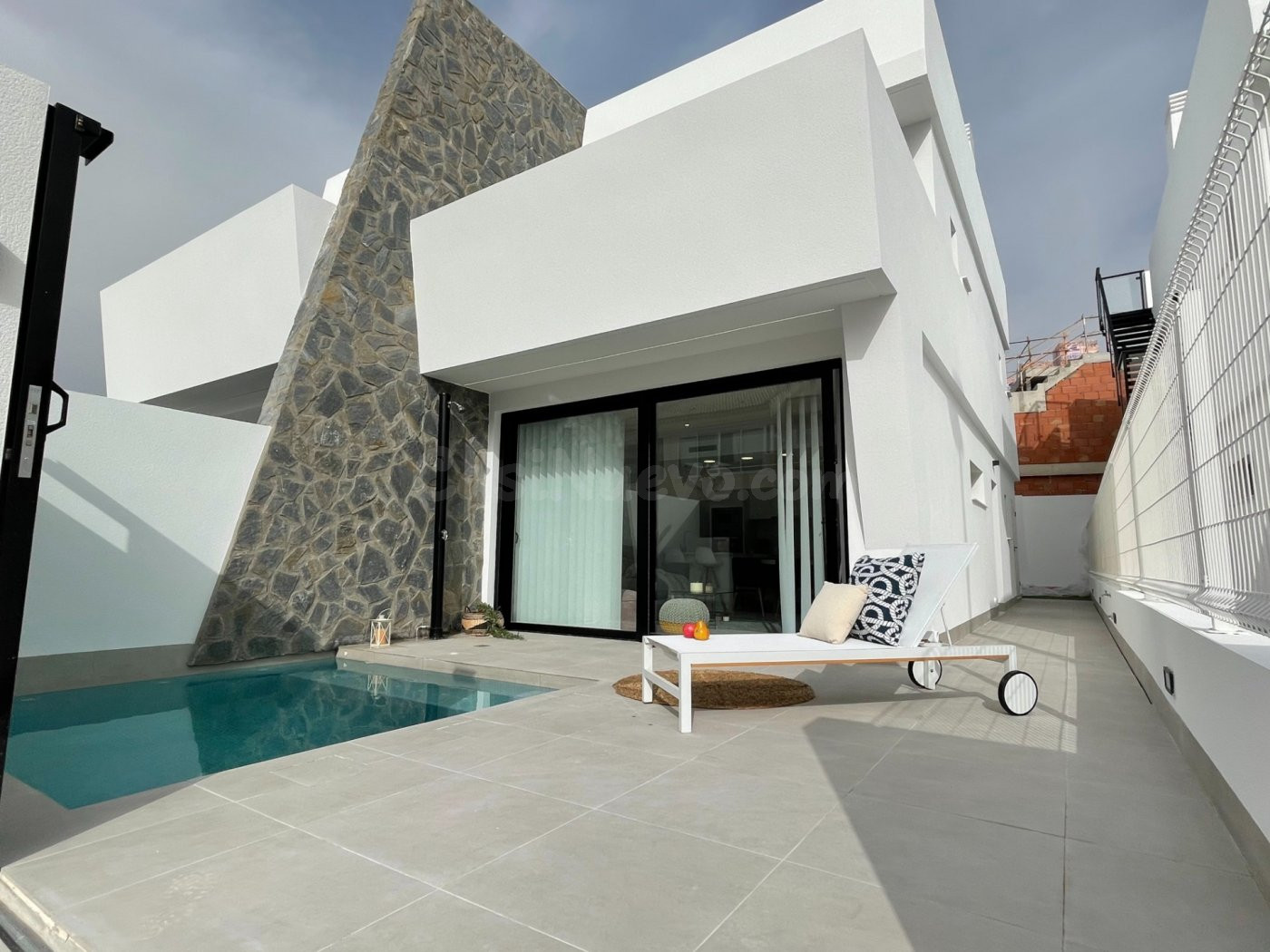 VILLAS PAREADAS DE 3 DORMITORIOS, 2 BAÑOS, SOLARIUM Y PISCINA PROPIA EN SAN JAVIER, MURCIA