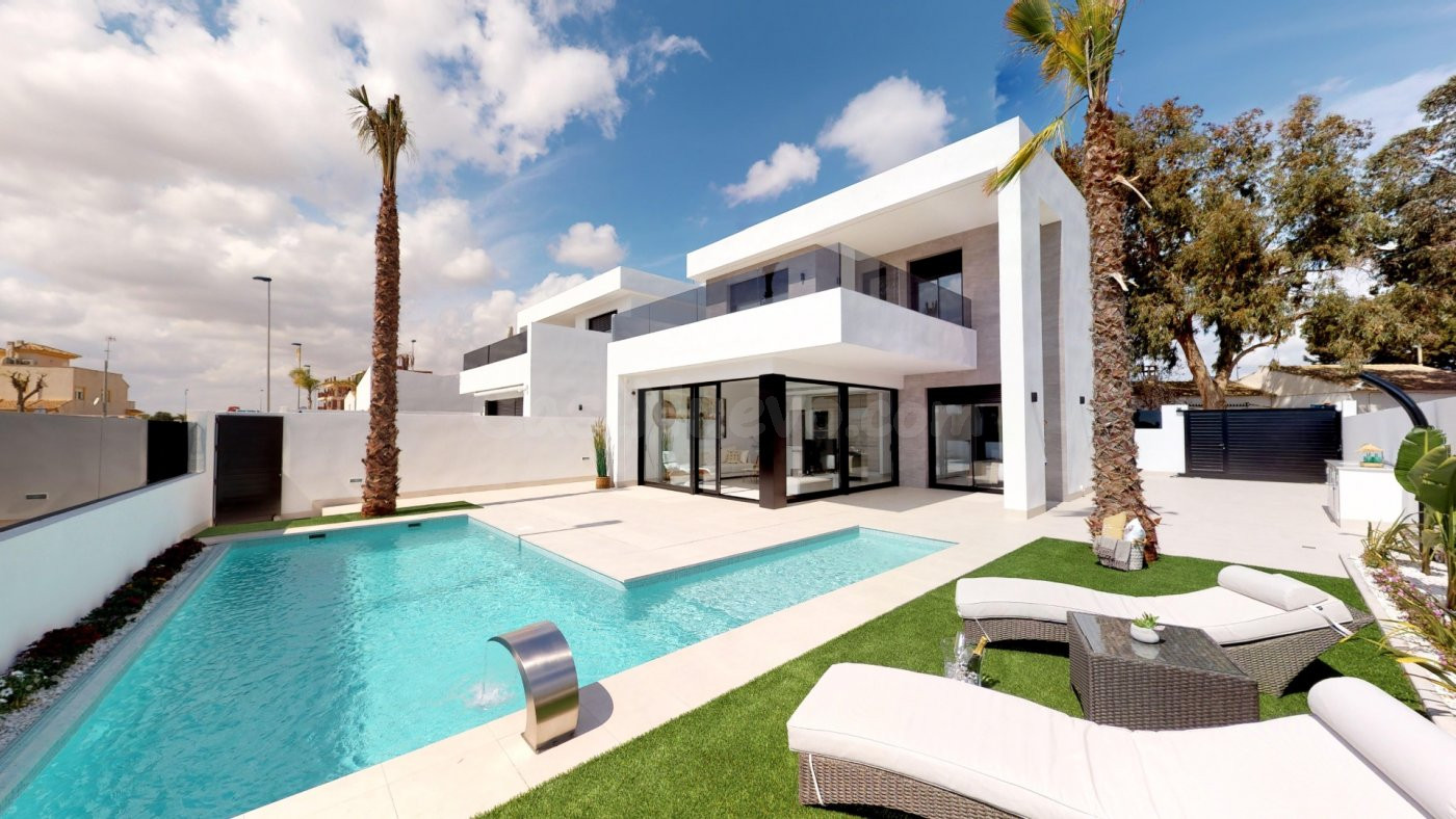 VILLAS DE 3 DORMITORIOS, 3 BAÑOS, SOLARIUM Y PISCINA PROPIA EN SAN JAVIER, MURCIA