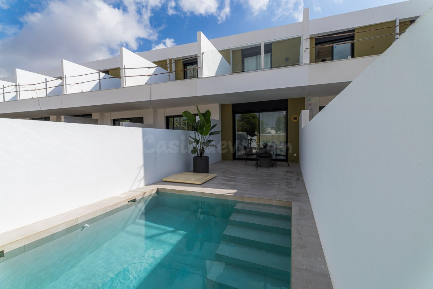 DUPLEX DE 2 DORMITORIOS BAÑO  y ASEO,  JARDIN Y PISCINA PRIVADA EN PILAR DE HORADADA (ALICANTE)