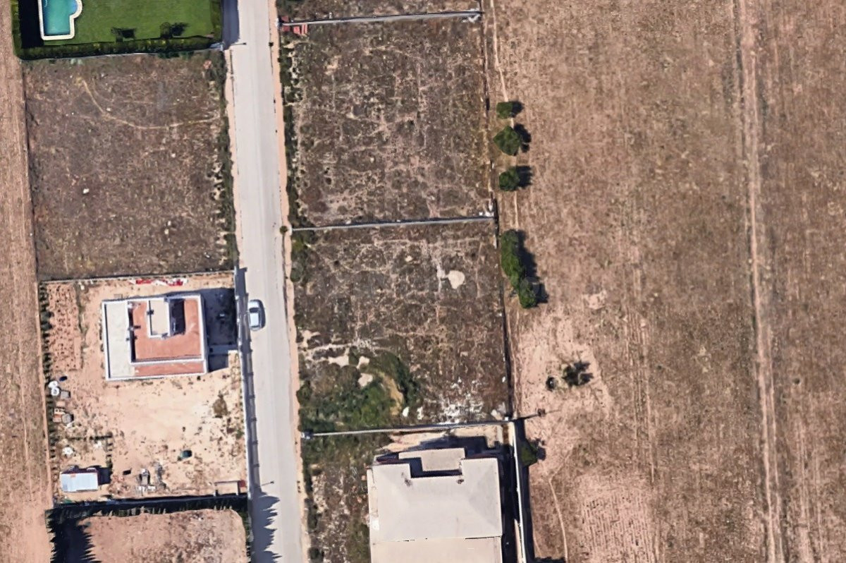 SOLAR DE 500M2 A 4KM DE ALBACETE!