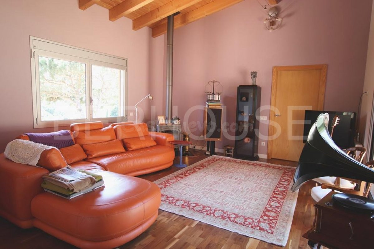 Casa adaptada para personas con movilidad reducida, con jard - foto 2