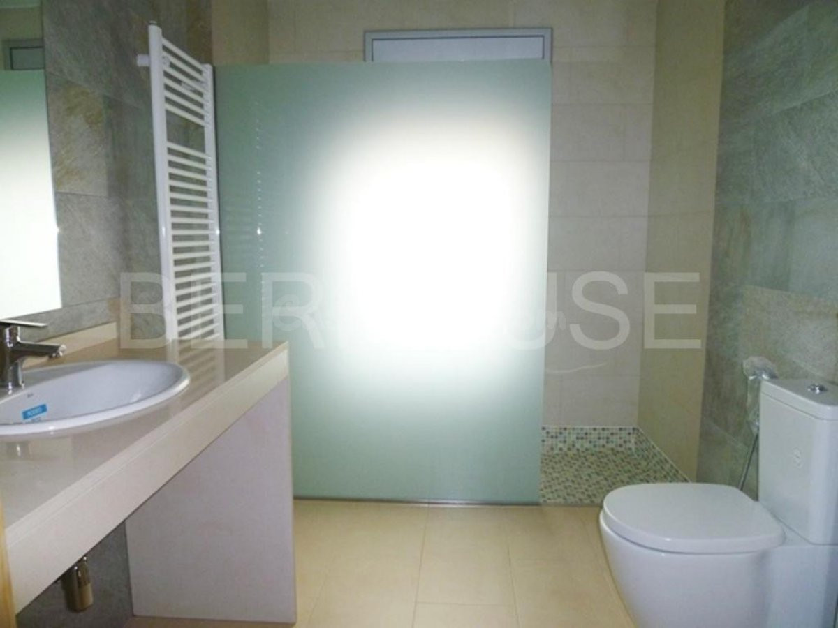 Casa adaptada para personas con movilidad reducida, con jard - foto 5