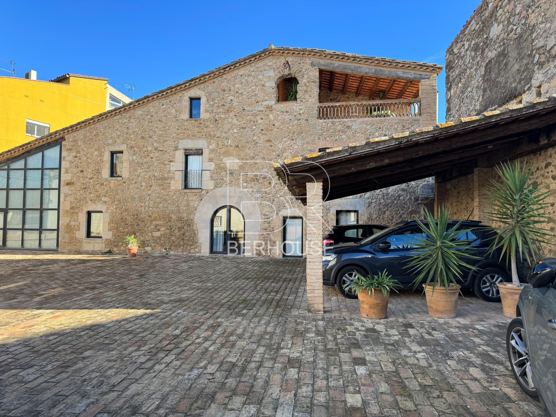 Masía con mucho encanto, situada en Bordils, Girona