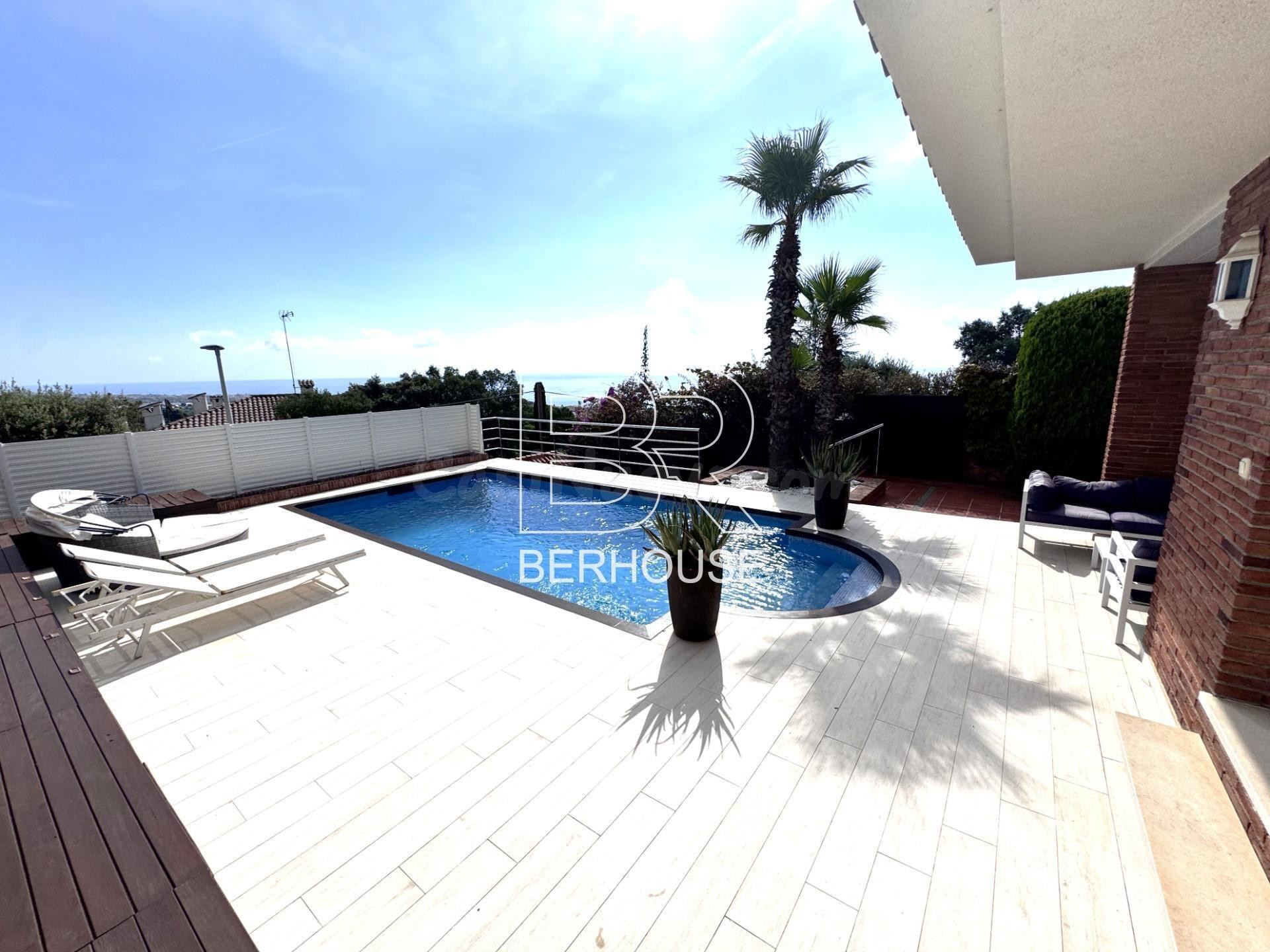 Casa con piscina privada y espectaculares vistas al mar, descubre tu nuevo hogar en Teià
