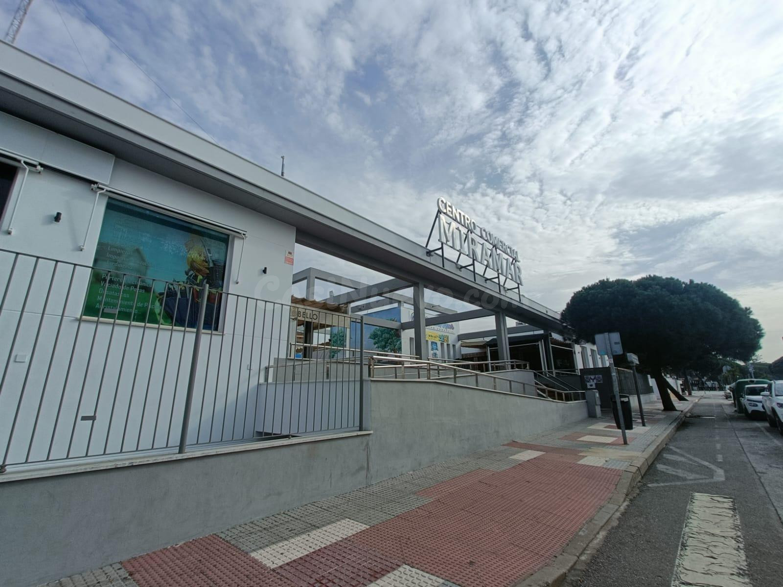 LOCAL COMERCIAL EN LA BARROSA