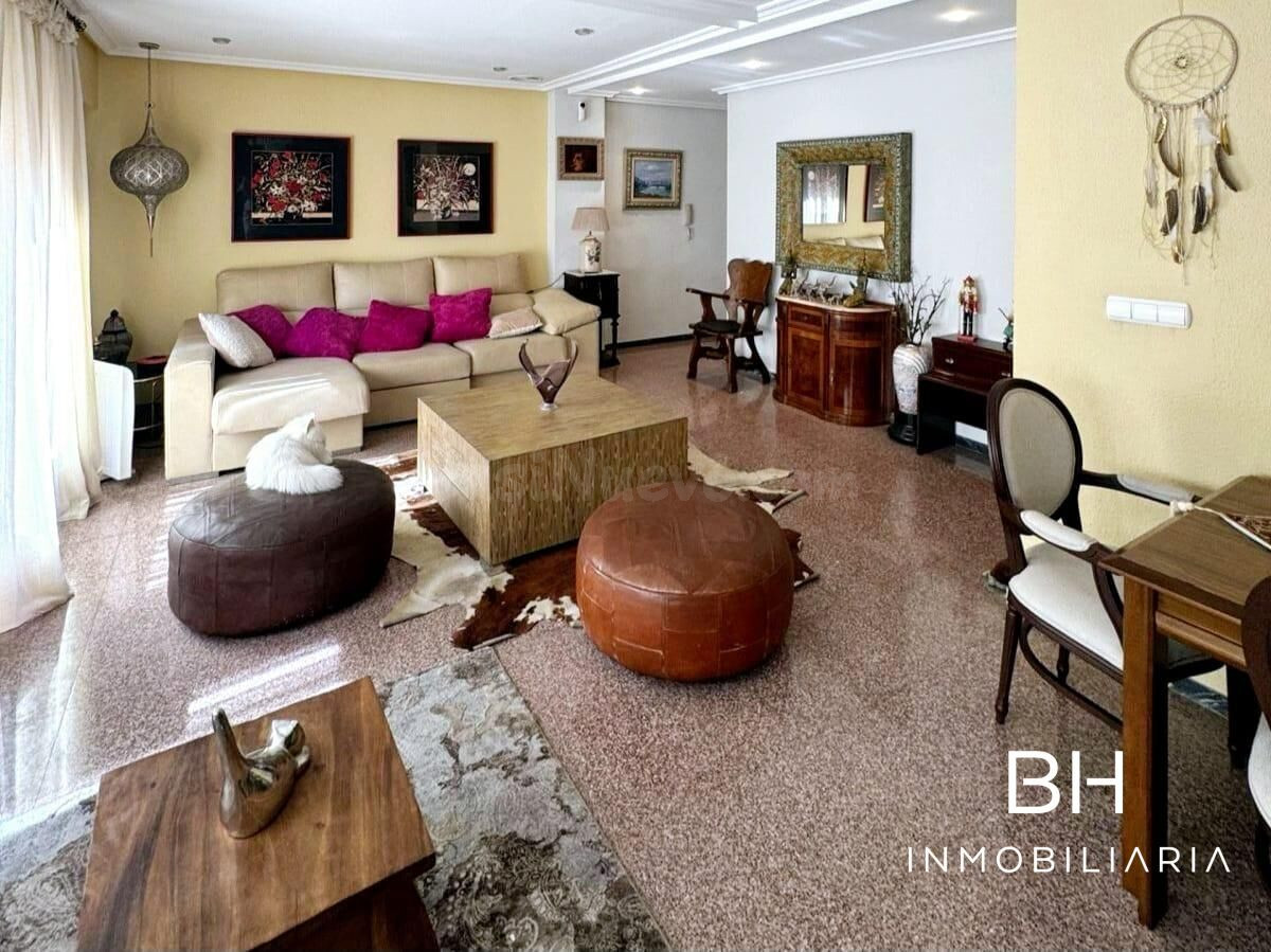 PISO SEÑORIAL EN EL CENTRO DE ELCHE