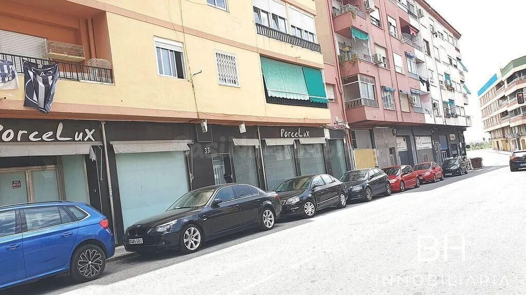 Oportunidad de inversión, amplios 3 local comerciales unificado en zona estratégica de Elda