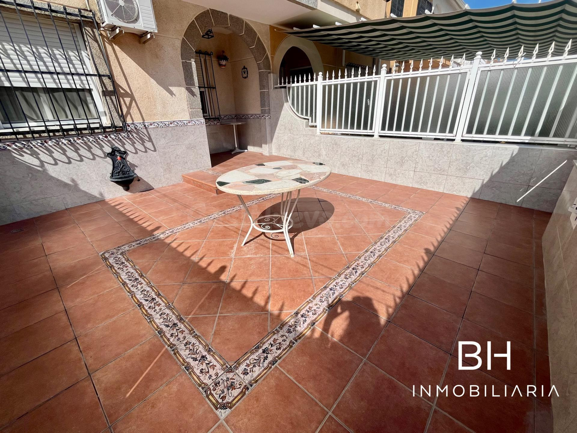 ¡QUE JOYA DE CHALET EN SANTA POLA!