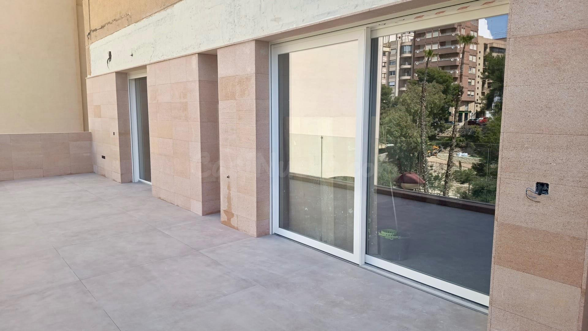 CENTRO JUNTO AL RÍO Y CON DOS TERRAZAS!!!