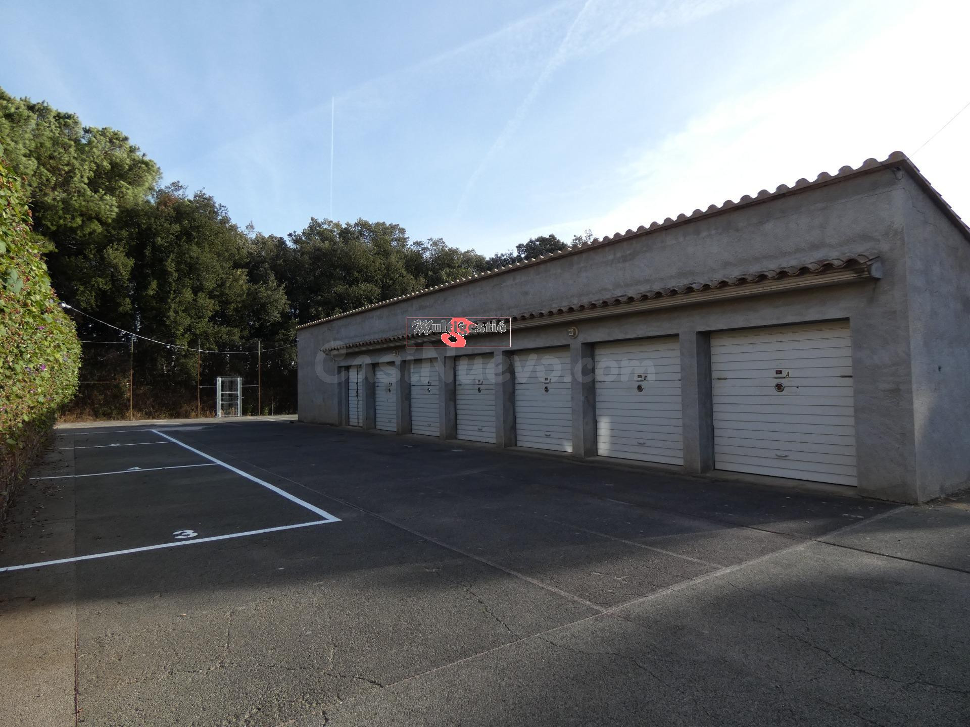 CALONGE: Alquiler PARKIGNS. REMOLQUES, BARCOS, AUTOCARAVANAS Y FURGONETAS , recinto cerrado con càmara  de video vigilancia