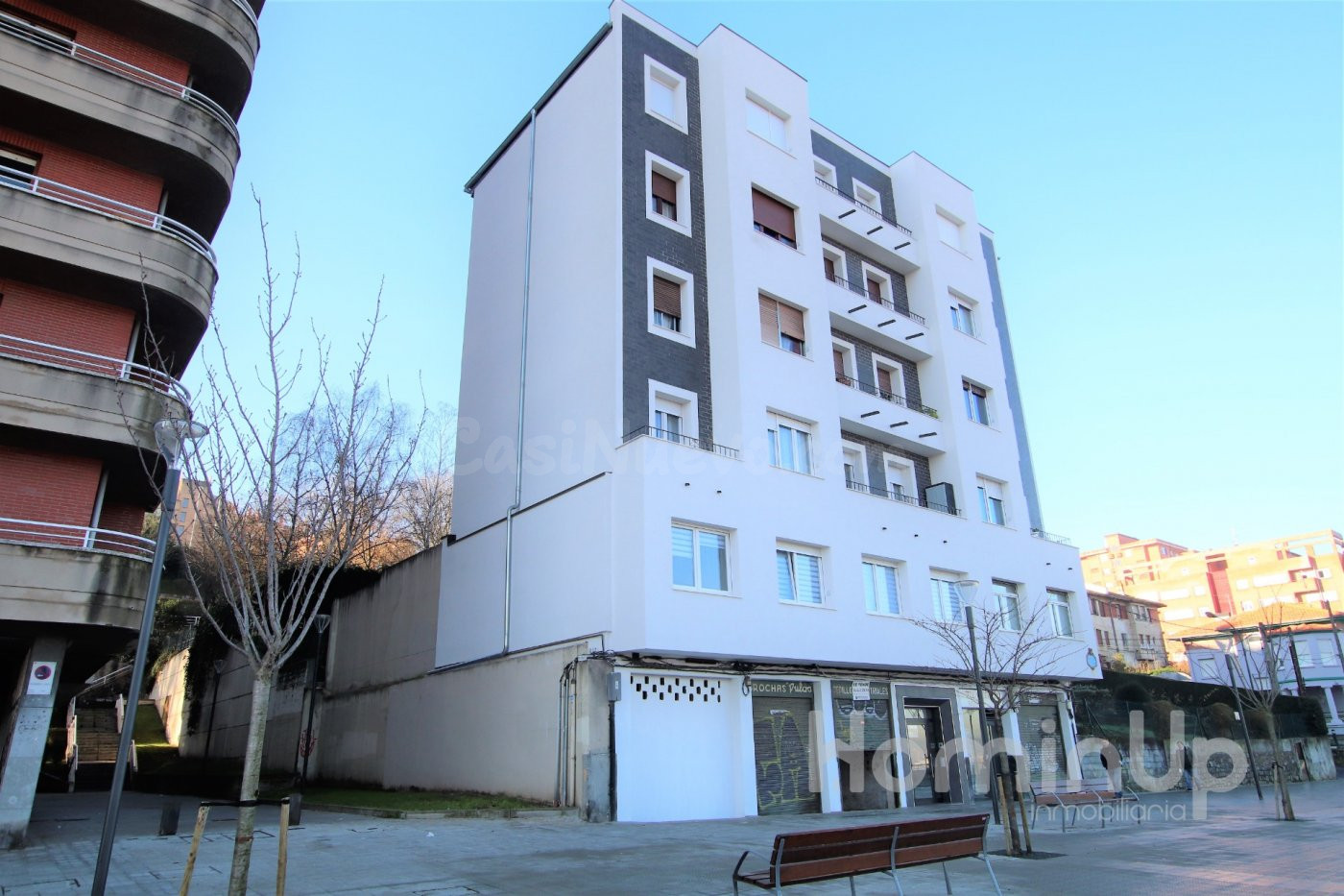 Se vende amplio local de 370m2 útiles en zona Basurto con grandes posibilidades