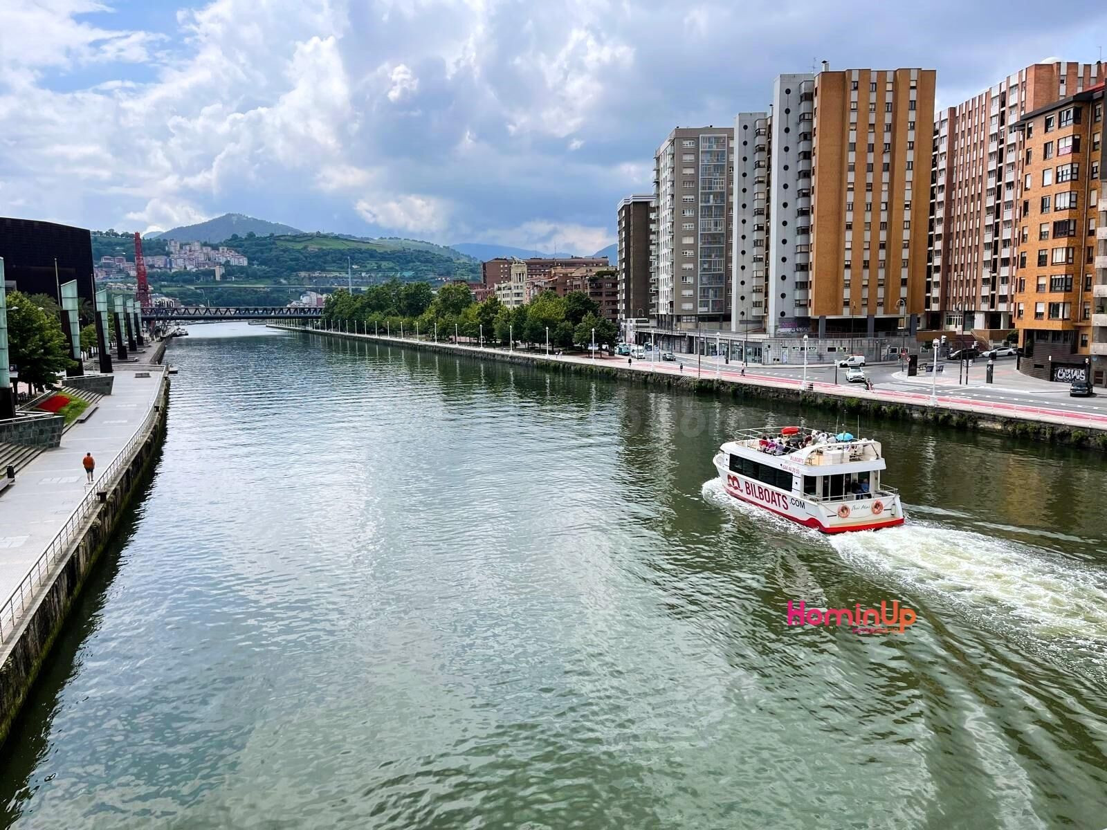 Se Alquila amplia vivienda de 3 dormitorios y 2 baños en Zona Deusto