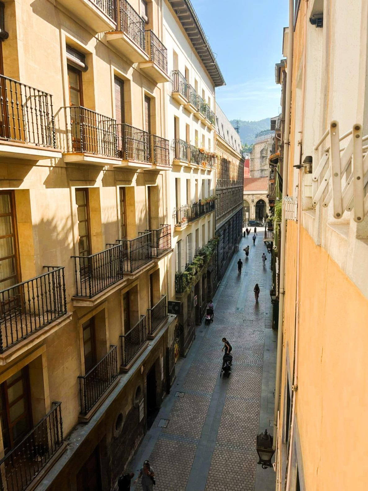 Se Alquila Dúplex de 1 dormitorios y 2 baños para Entrar a Vivir en Zona Casco Viejo