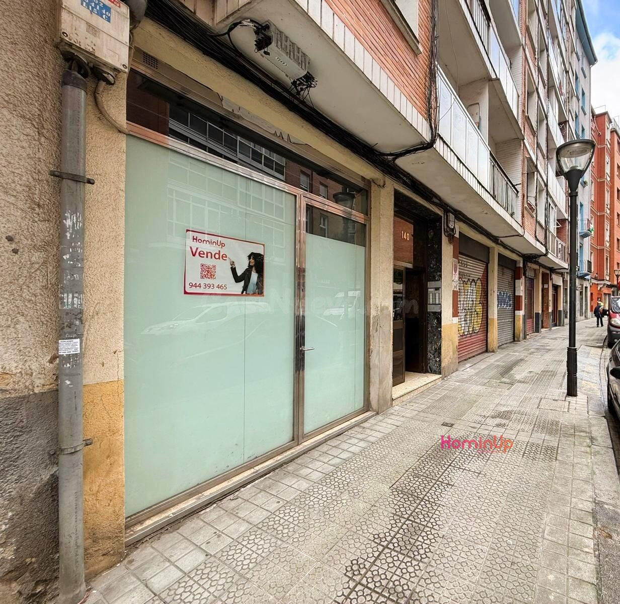 Se Vende Amplio Local Reformado en Zona La Peña