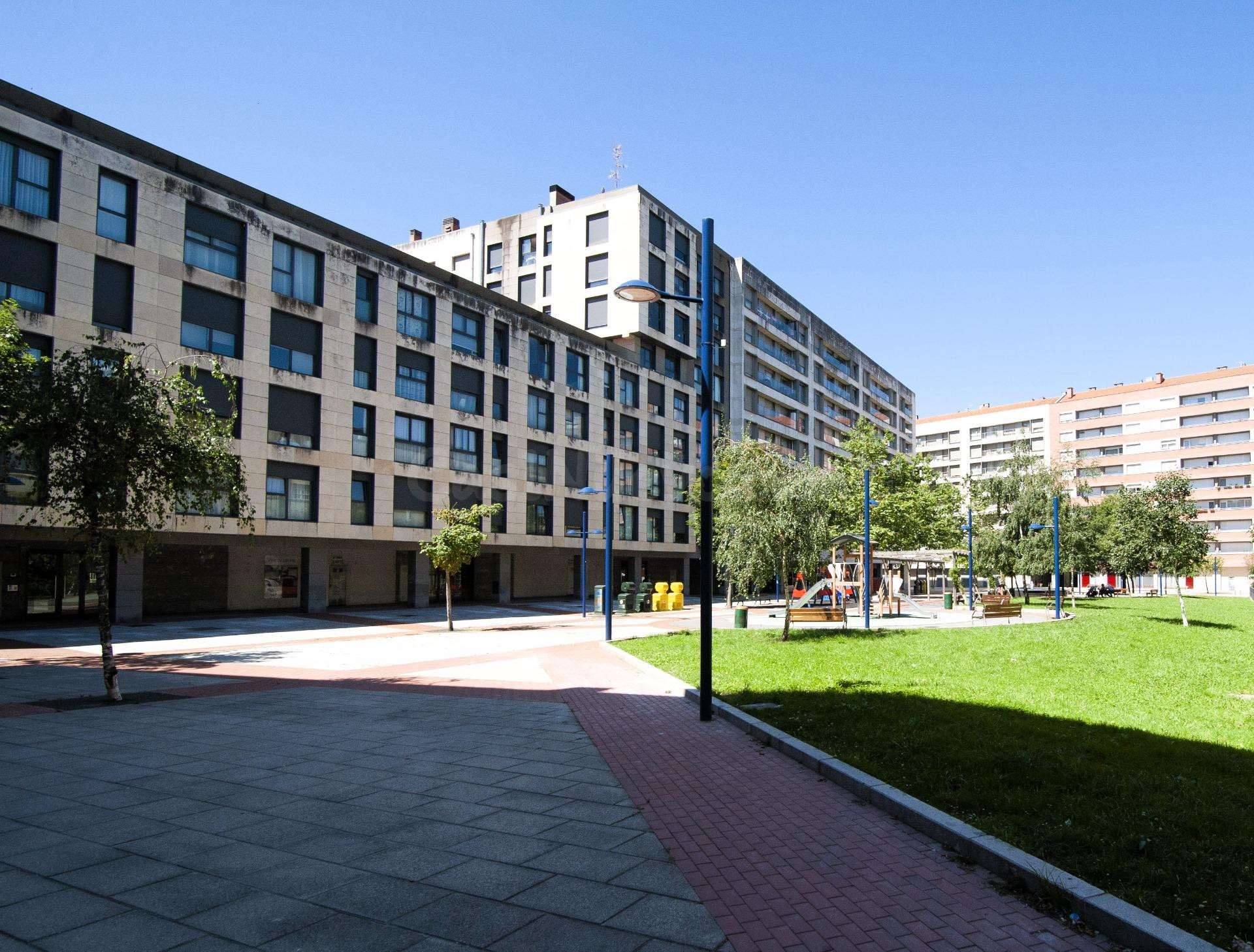 Se Alquila Apartamento para entrar a vivir con Garaje incluido en Zona Ametzola