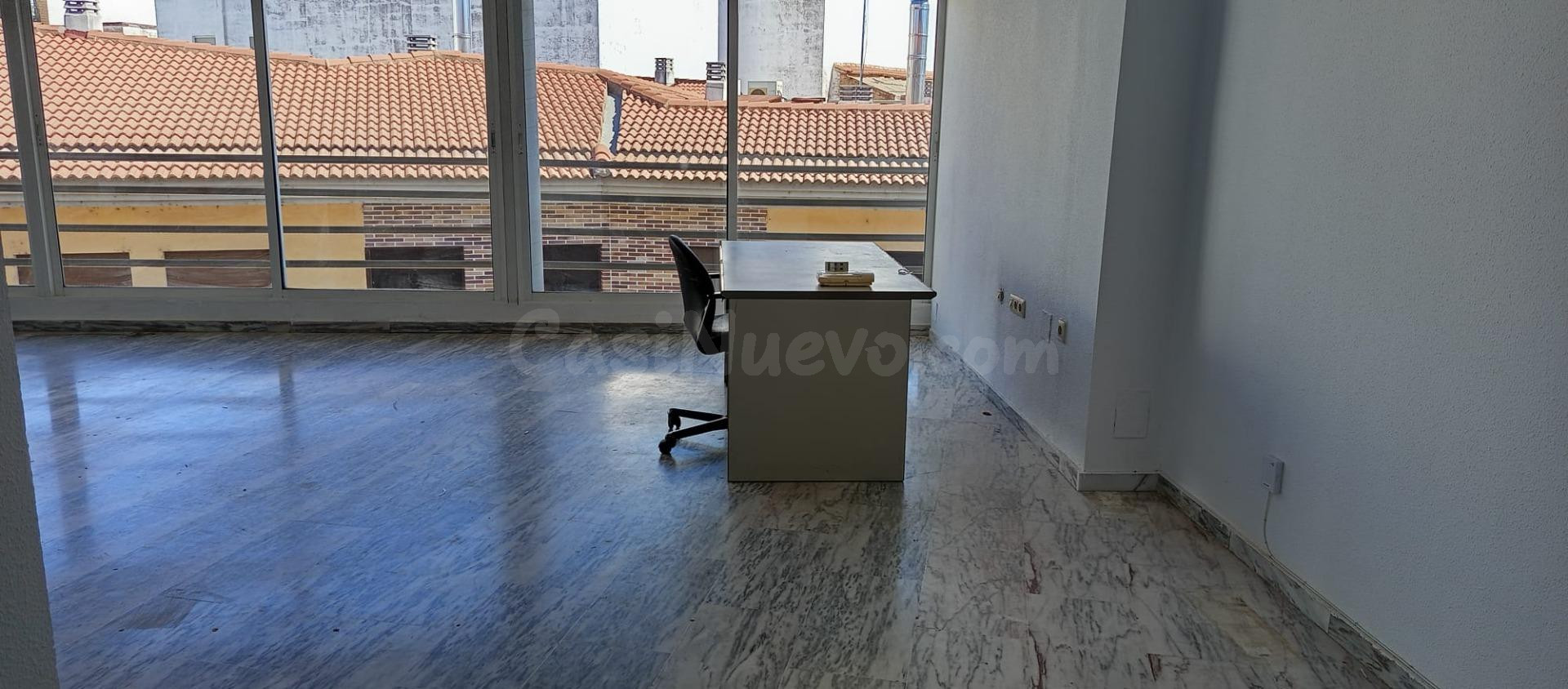 🎯🏢 ¡AMPLIO LOCAL EN ALQUILER EN PLENO CENTRO DE MÉRIDA! 🏢🎯 - foto 2