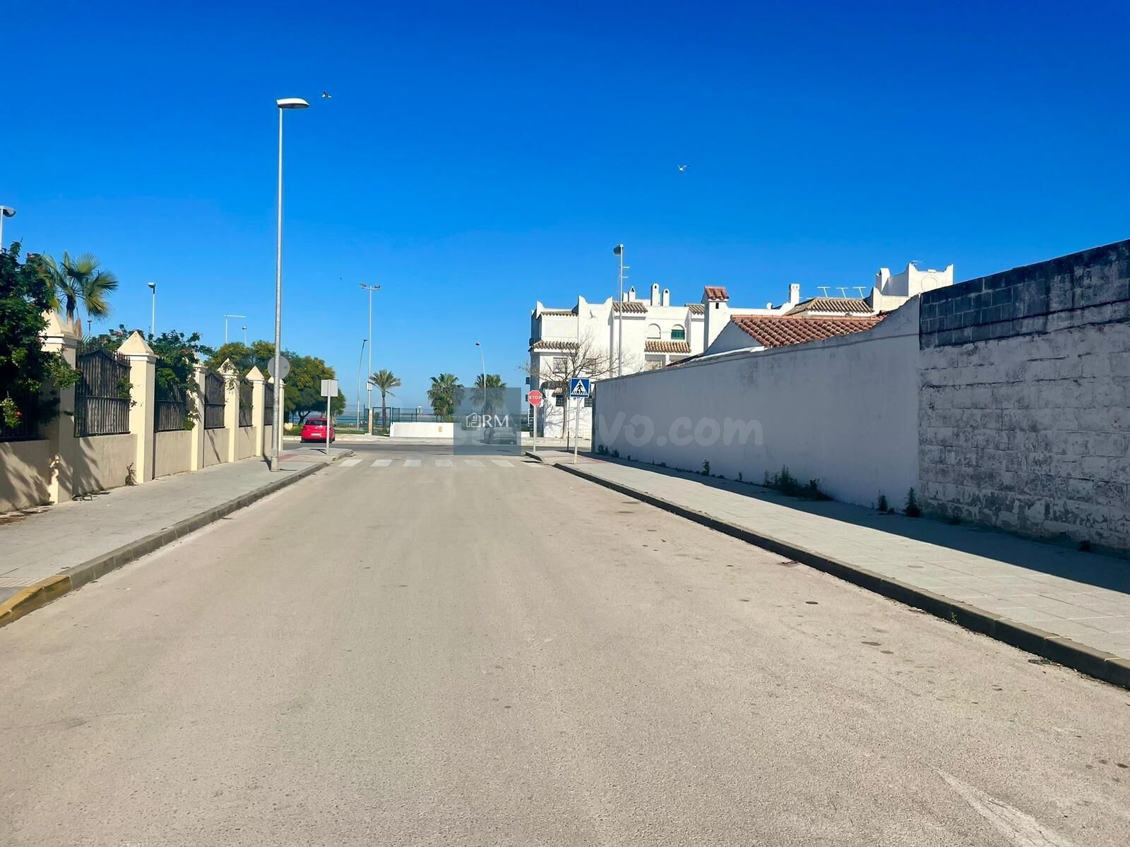 CONTRUYE LA CASA DE TUS SUEÑOS JUNTO A LA PLAYA DE LAS PILET - foto 3