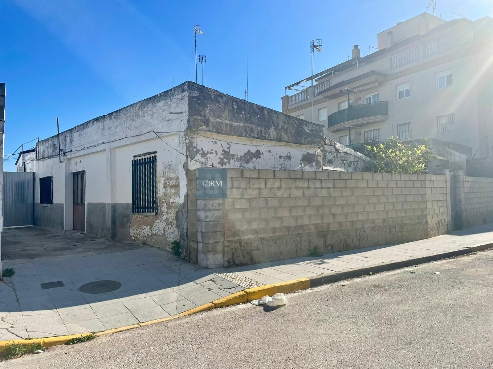 CONTRUYE LA CASA DE TUS SUEÑOS JUNTO A LA PLAYA DE LAS PILET - foto 4