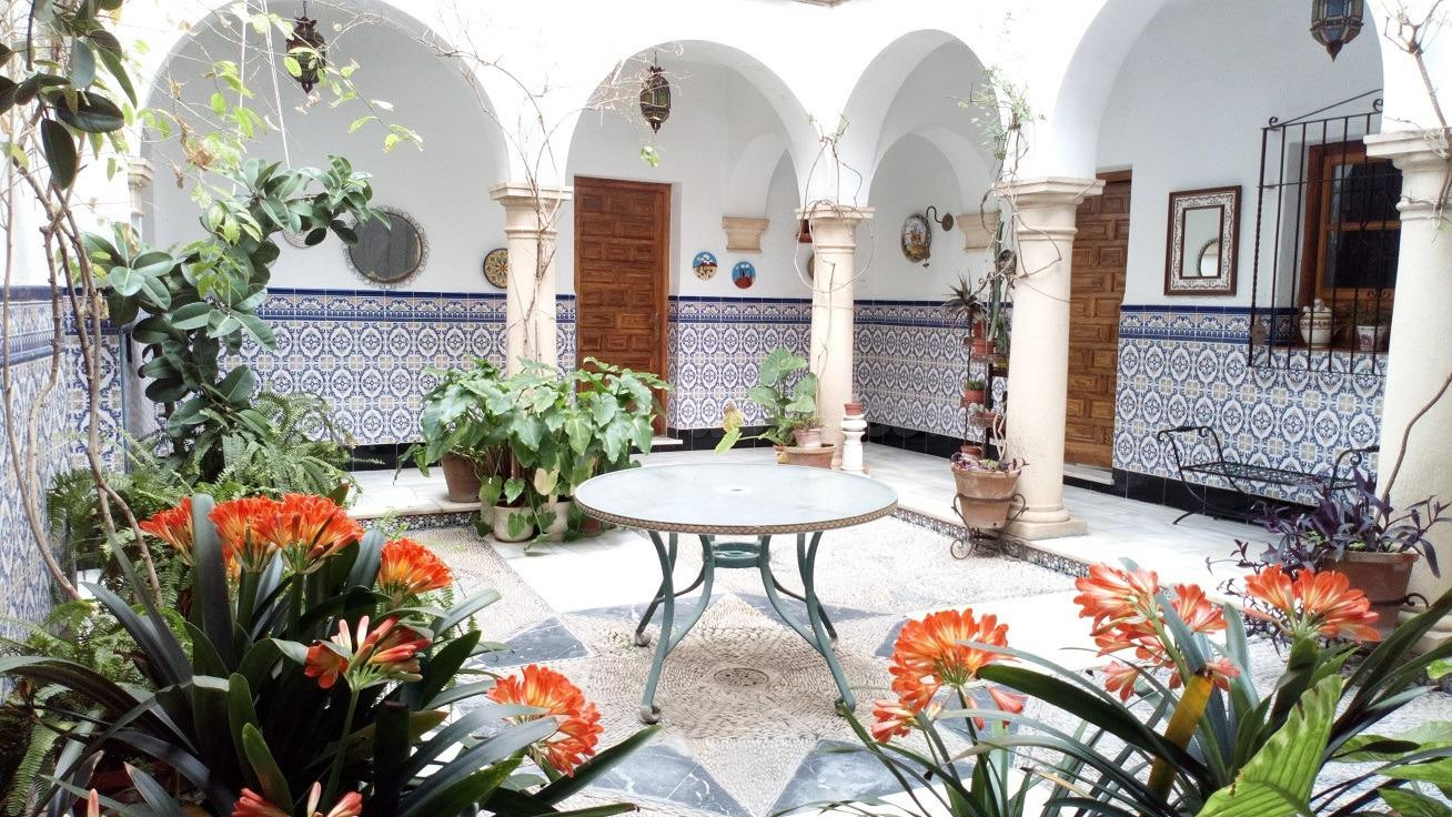 Emblemática vivienda unifamiliar junto a plaza de la Corredera!