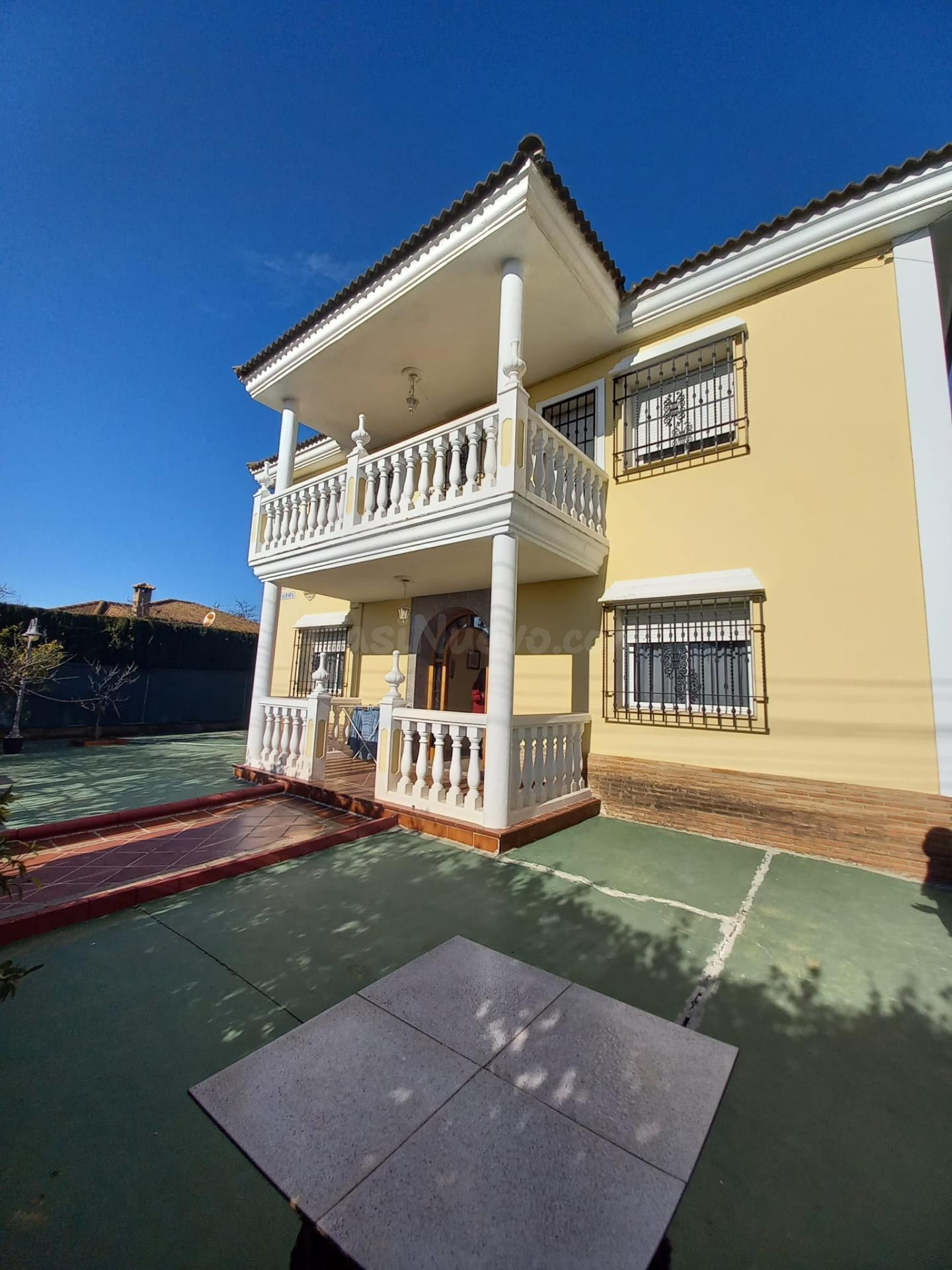 IMPRESIONANTE CHALET A 8 MINUTOS DEL ZOCO
