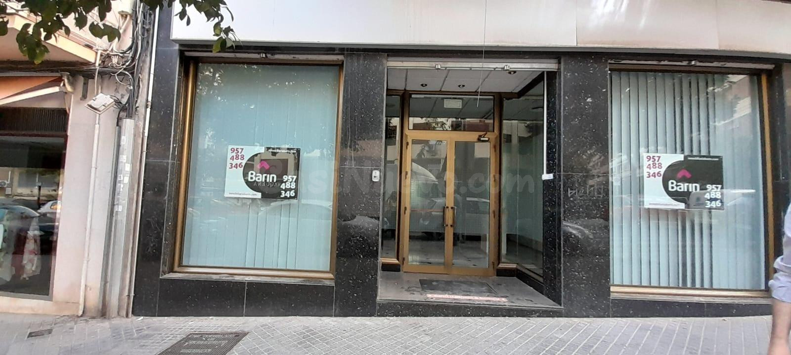 Fantástico local en Ciudad Jardín.