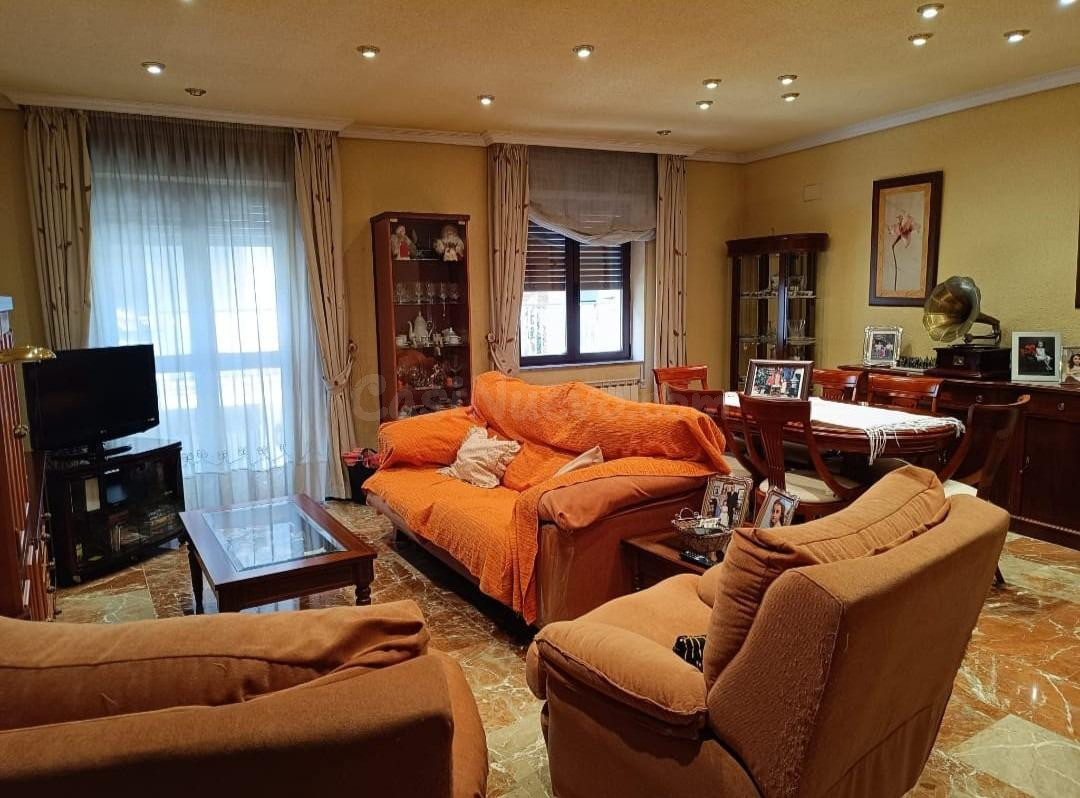 VIVIENDA EN PLENO CENTRO