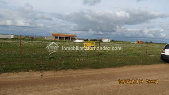 Parcela de 4000m2 semi vallada por el cordel cercana a Ctra. de Miajadas