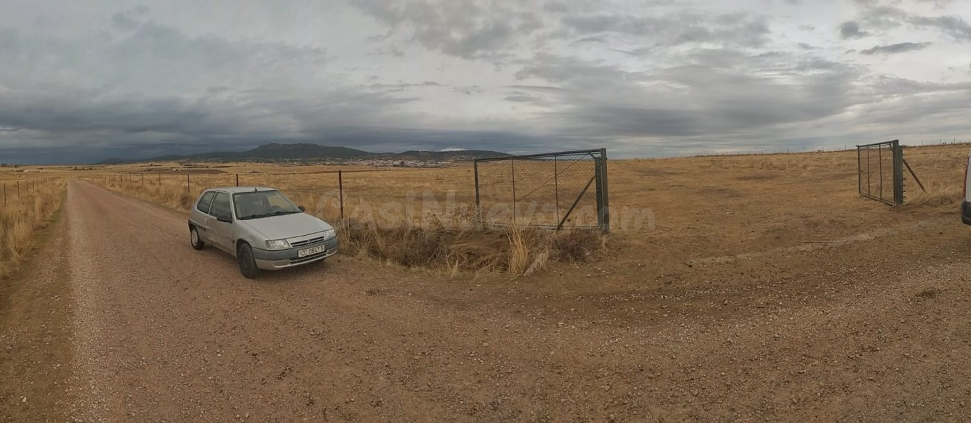 Gran Parcela de 7´5 ha. en Sierra de Fuentes