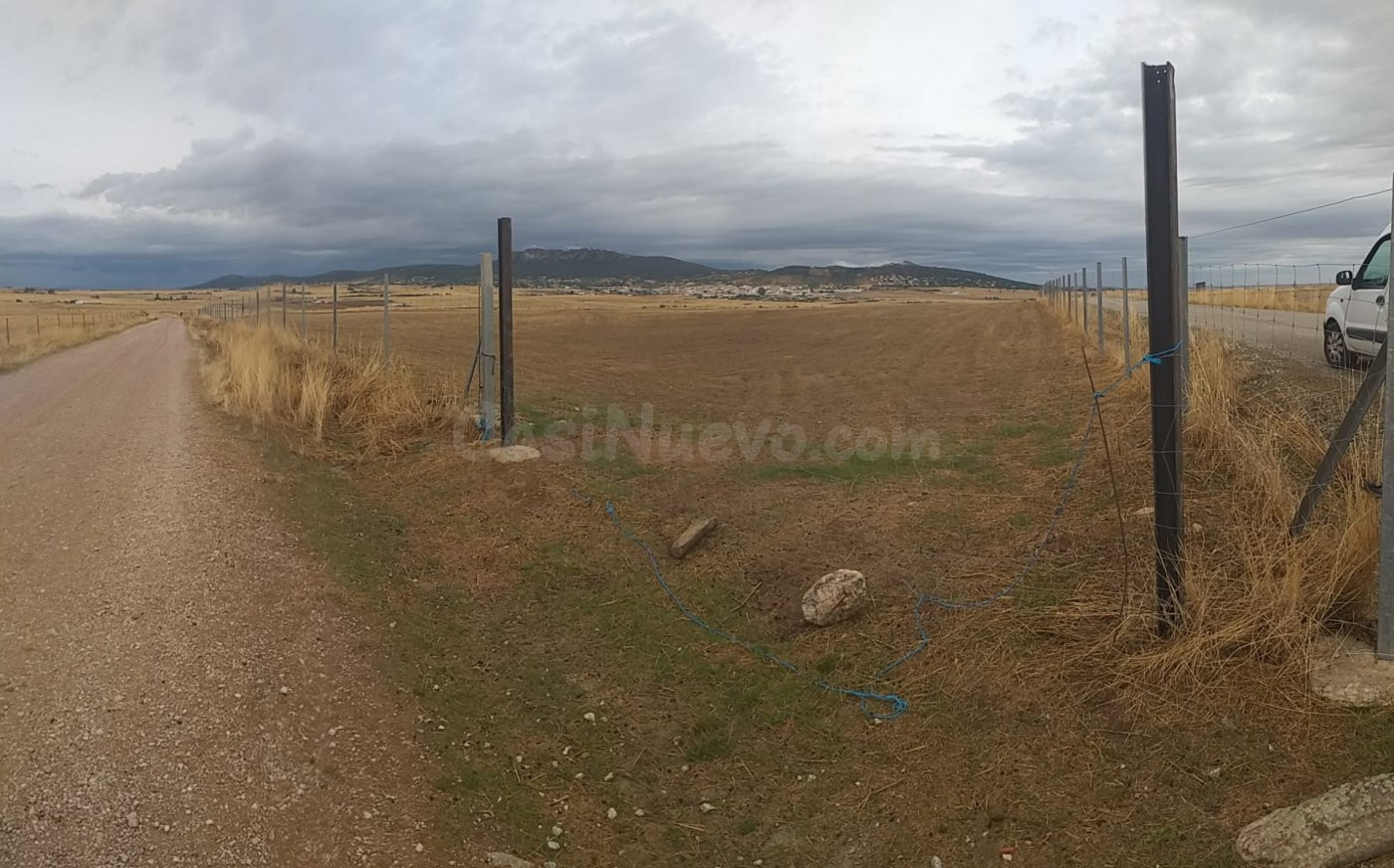 Parcela grande y llana en Sierra de Fuentes