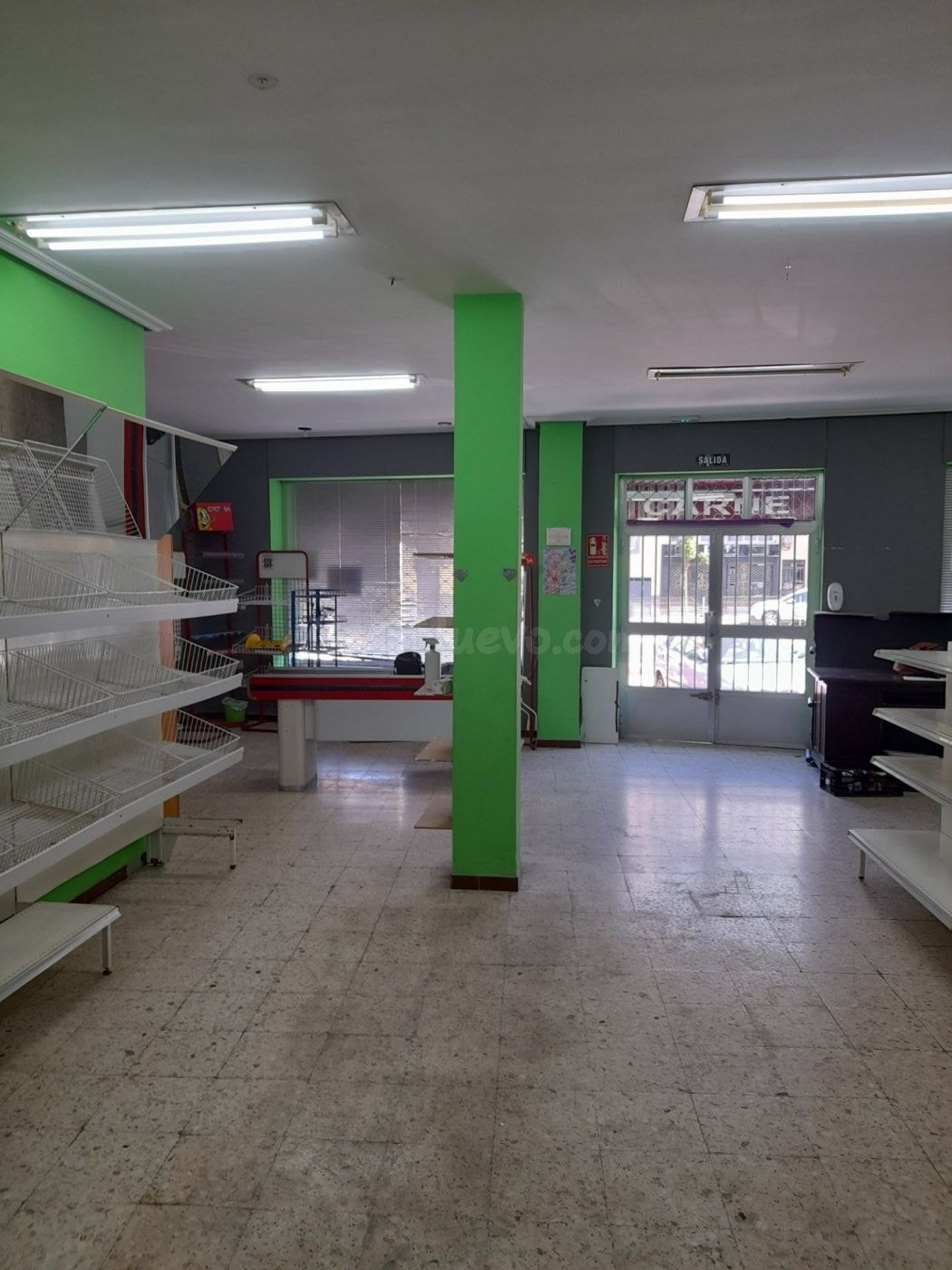 Local junto a plaza de toros