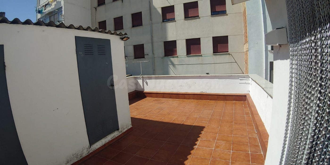 Ático dúplex de 260 metros, con terraza de 40 metros y 8 hab - foto 2