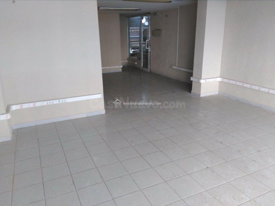 Se vende local comercial en el Descubrimiento