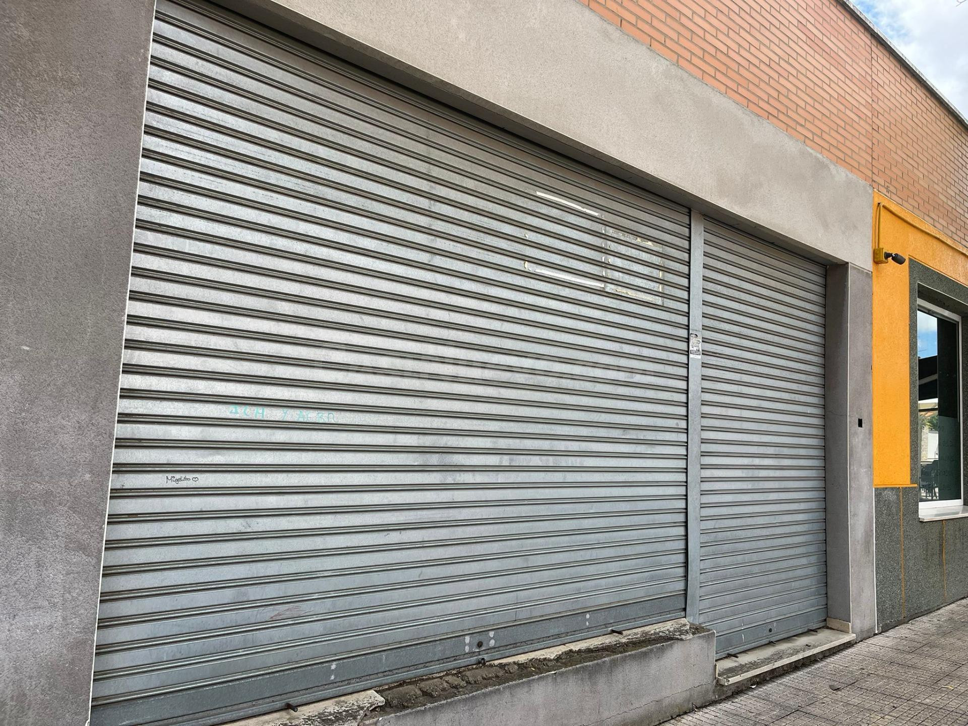 Se vende Local comercial en Residencial Gredos