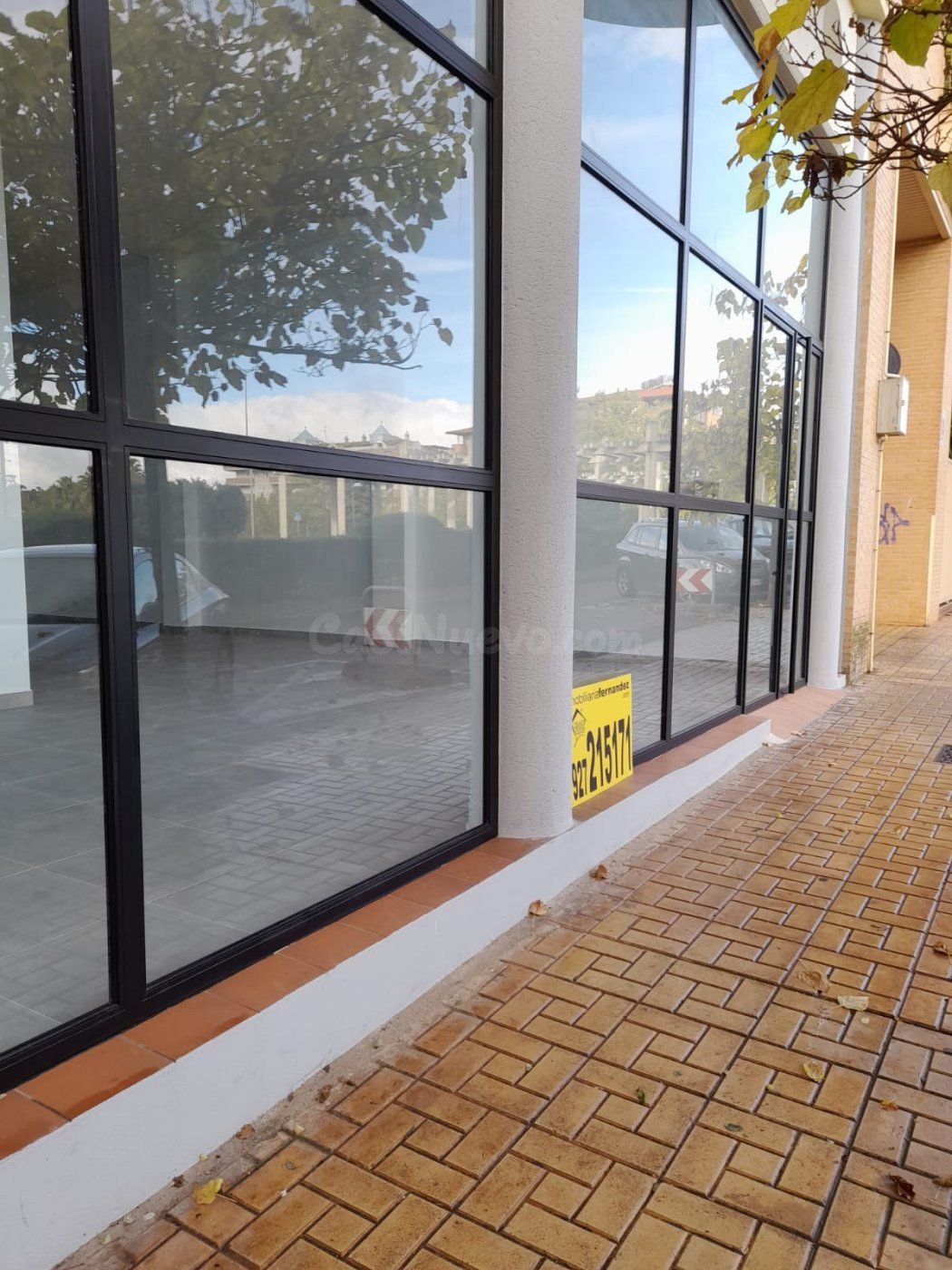 Se vende local diáfano en R 66 con gran escaparate
