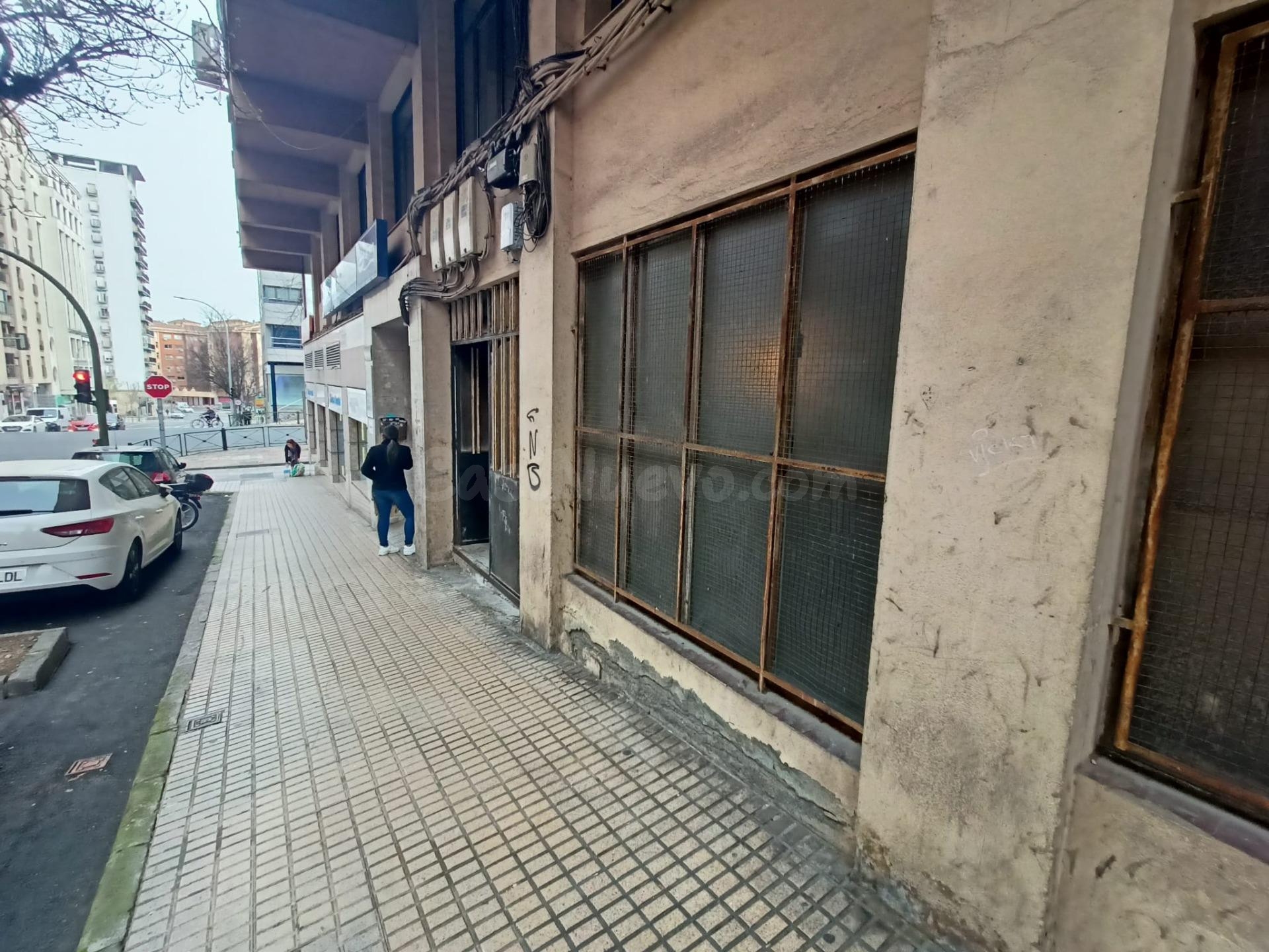 Local en bruto en avenida Alemania !!!