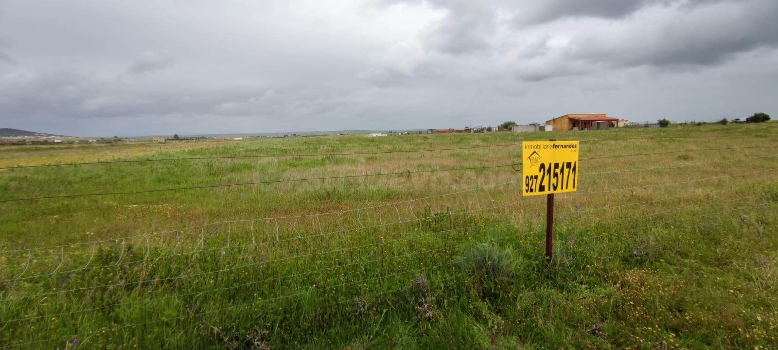 ¡¡Terreno rural de 47000 m2 en Sierra de Fuentes!!
