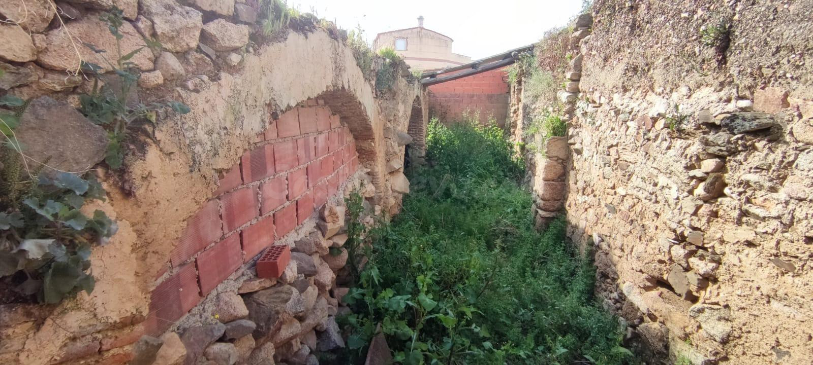 Terreno urbano de 90 m2 para edificar