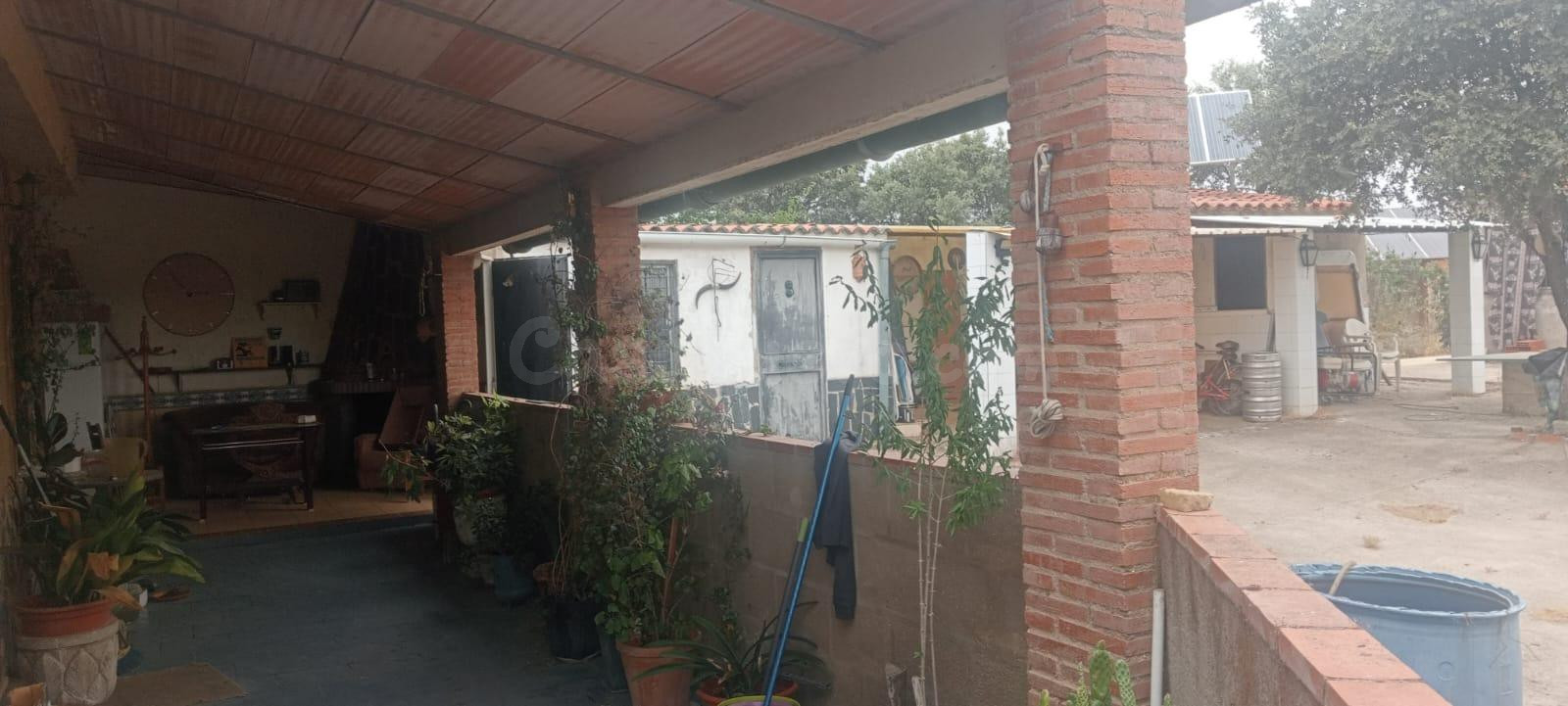 2 Casas de campo en 3.000 metros de parcela