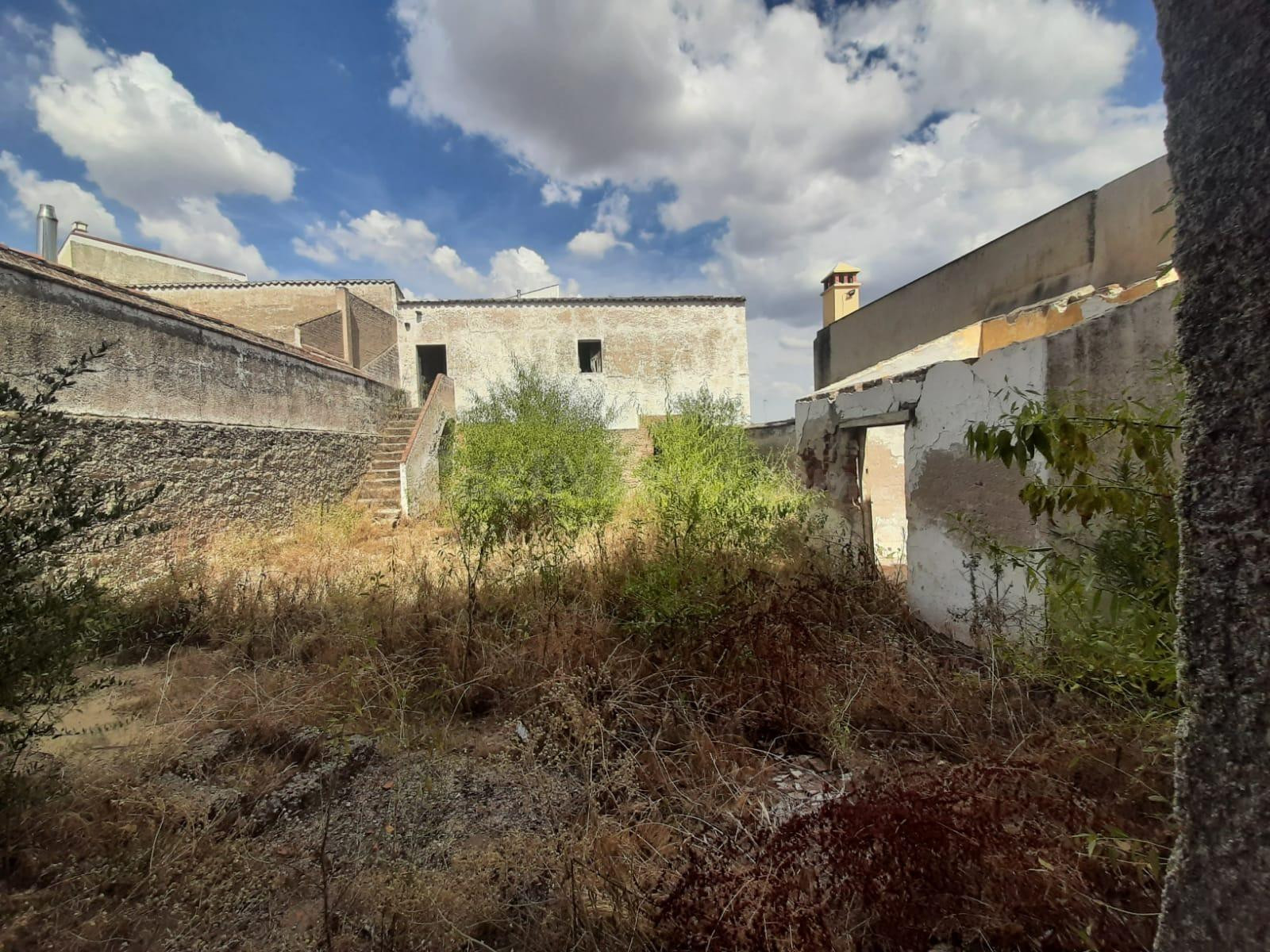 Gran casa con patio amplio en Malpartida de Cáceres