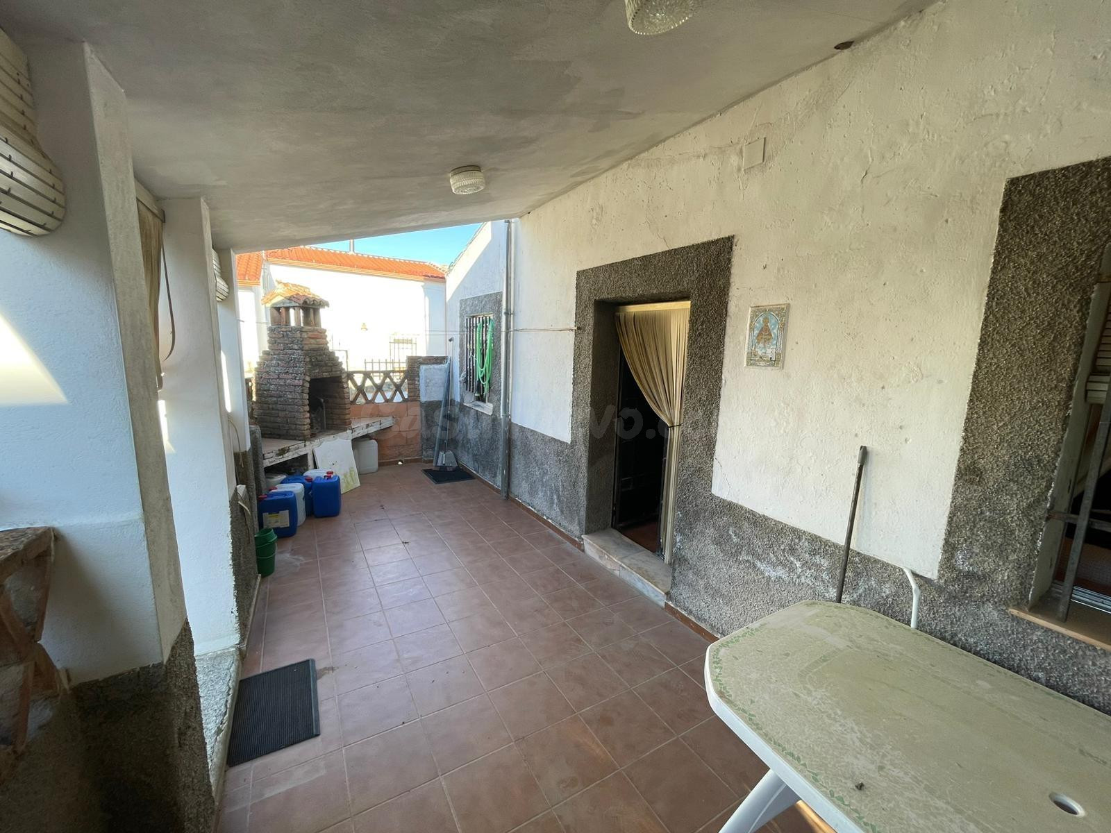 CASA EN ARROYO MALPARTIDA