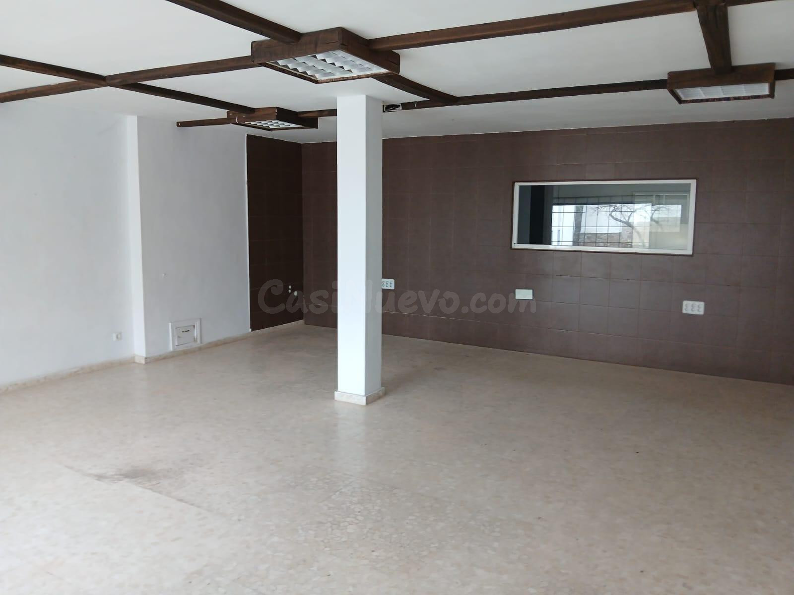¡¡¡LOCAL CON EXCELENTES CONDICIONES!!!