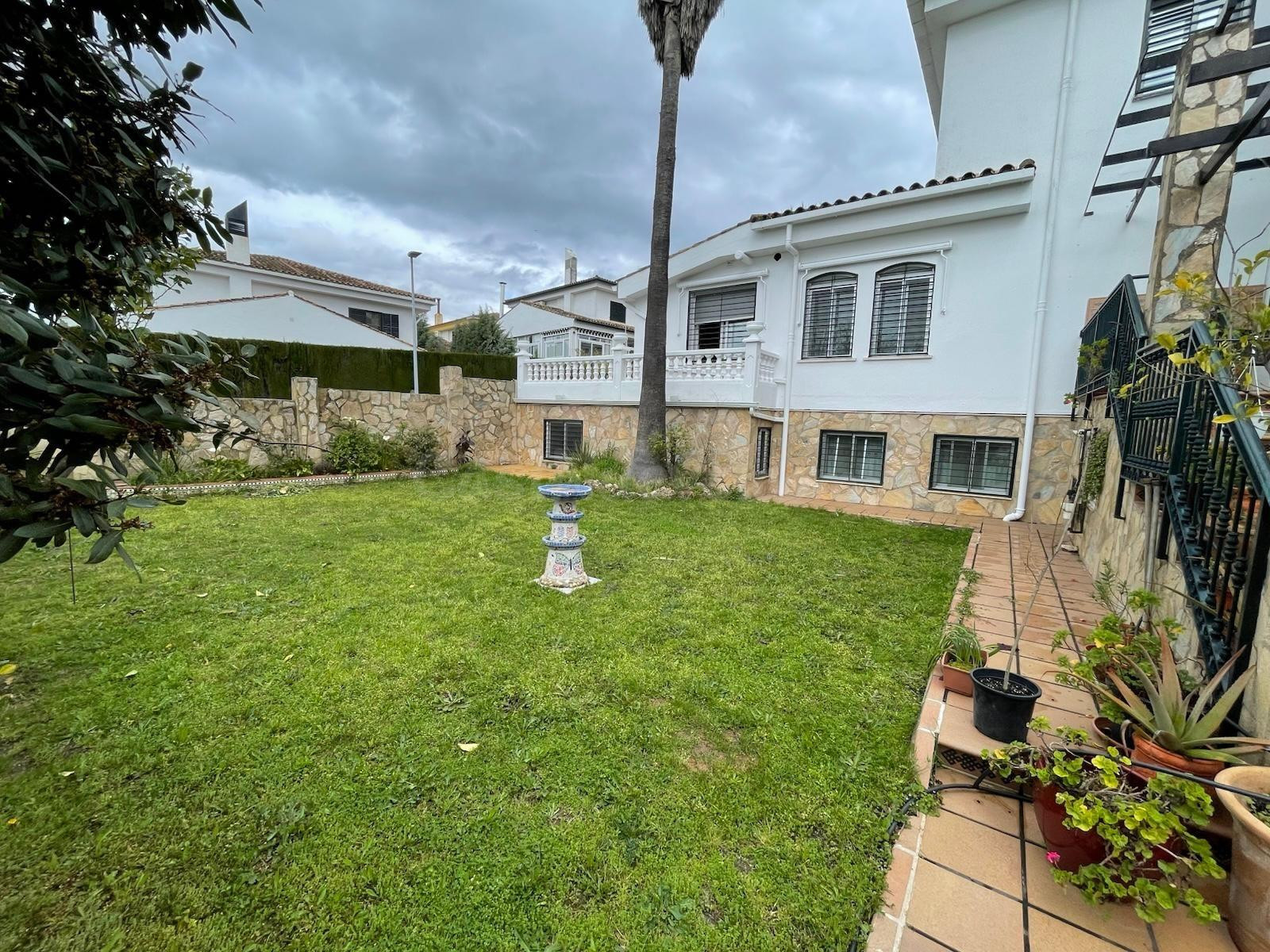 EXCLUSIVA CASA EN LOS CASTELLANOS - foto 2