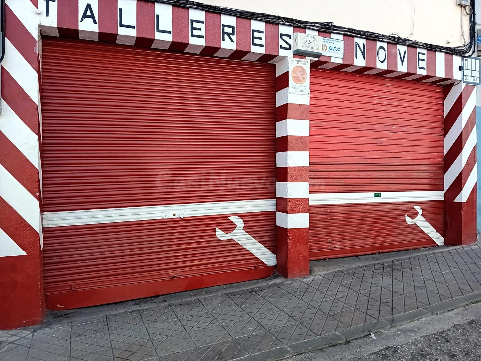 Taller de coches en San Blas