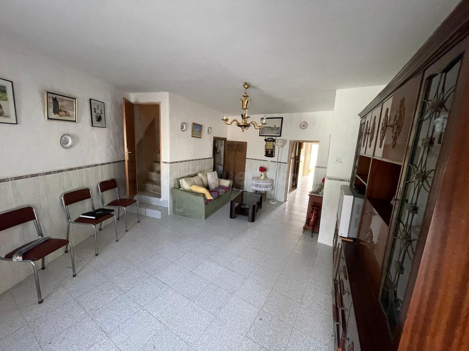 CASA CON PATIO EN HINOJAL