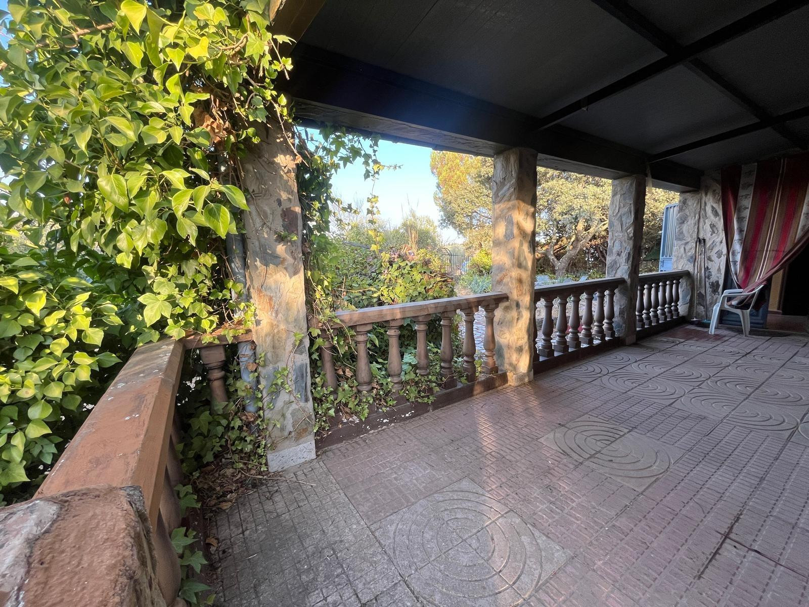 Casa con terreno, piscina y zona de ocio – Cáceres