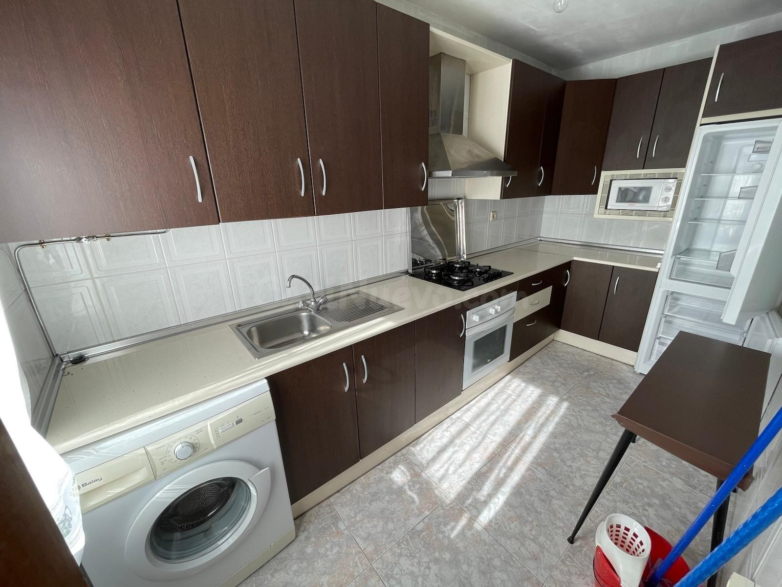 APARTAMENTO CON COCHERA EN MONTÁNCHEZ - foto 3
