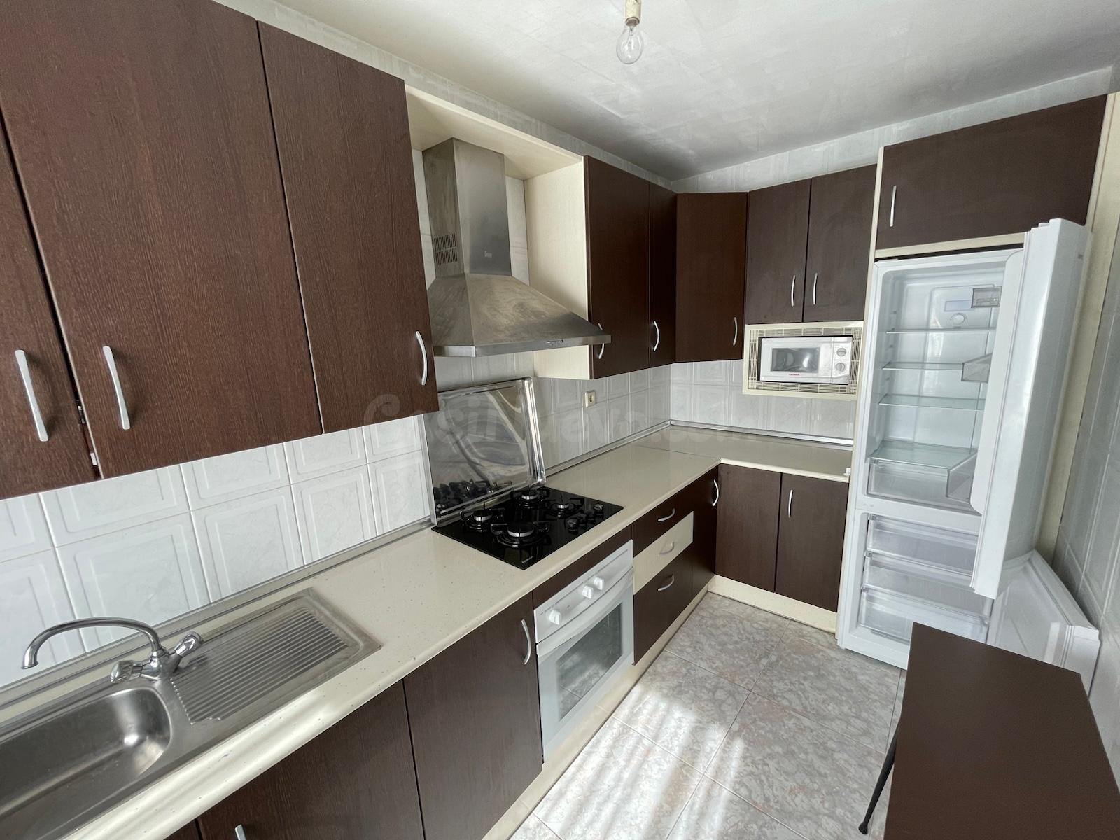 APARTAMENTO CON COCHERA EN MONTÁNCHEZ - foto 4