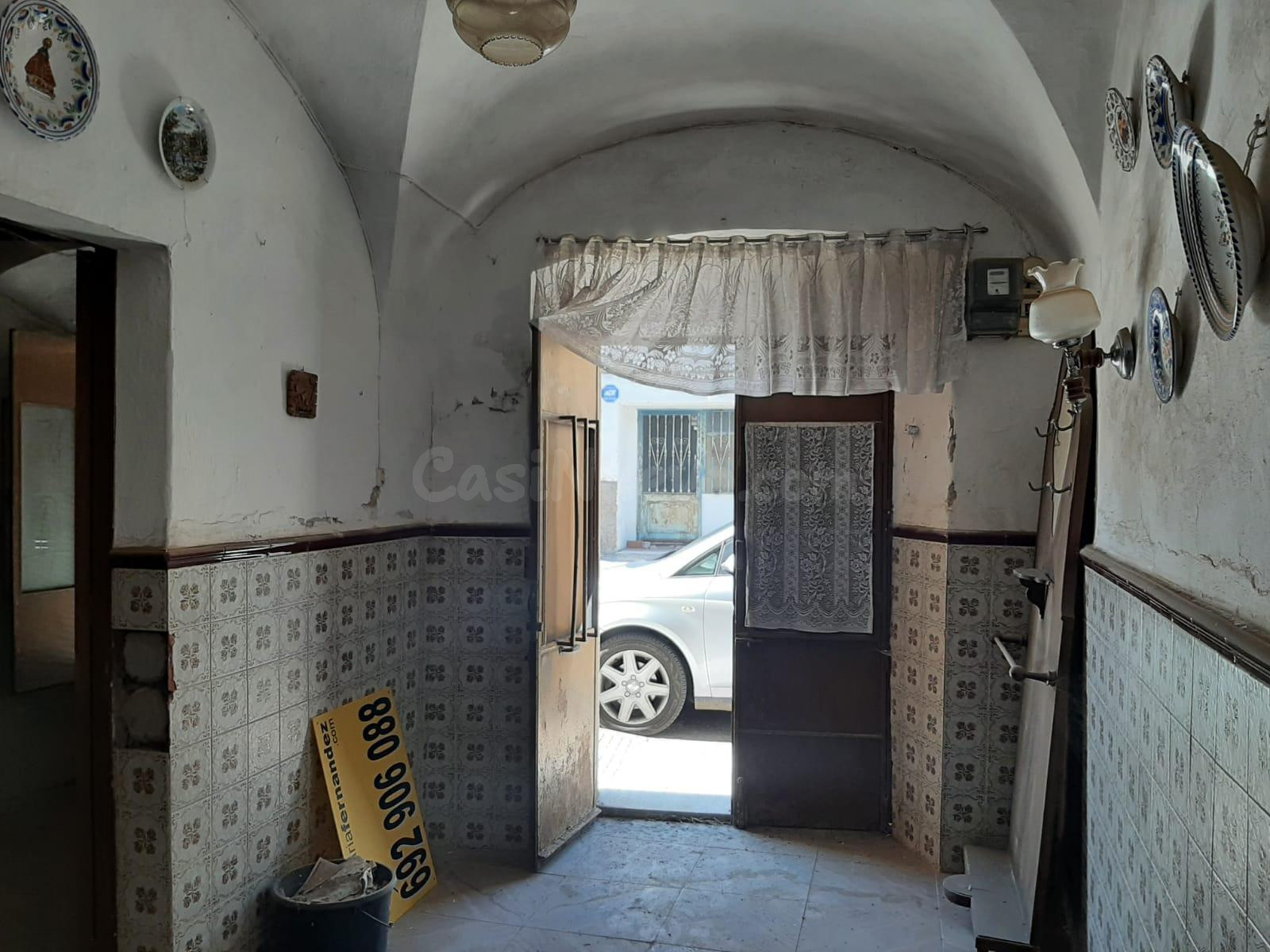 Gran casa de pueblo con terraza en Valdefuentes