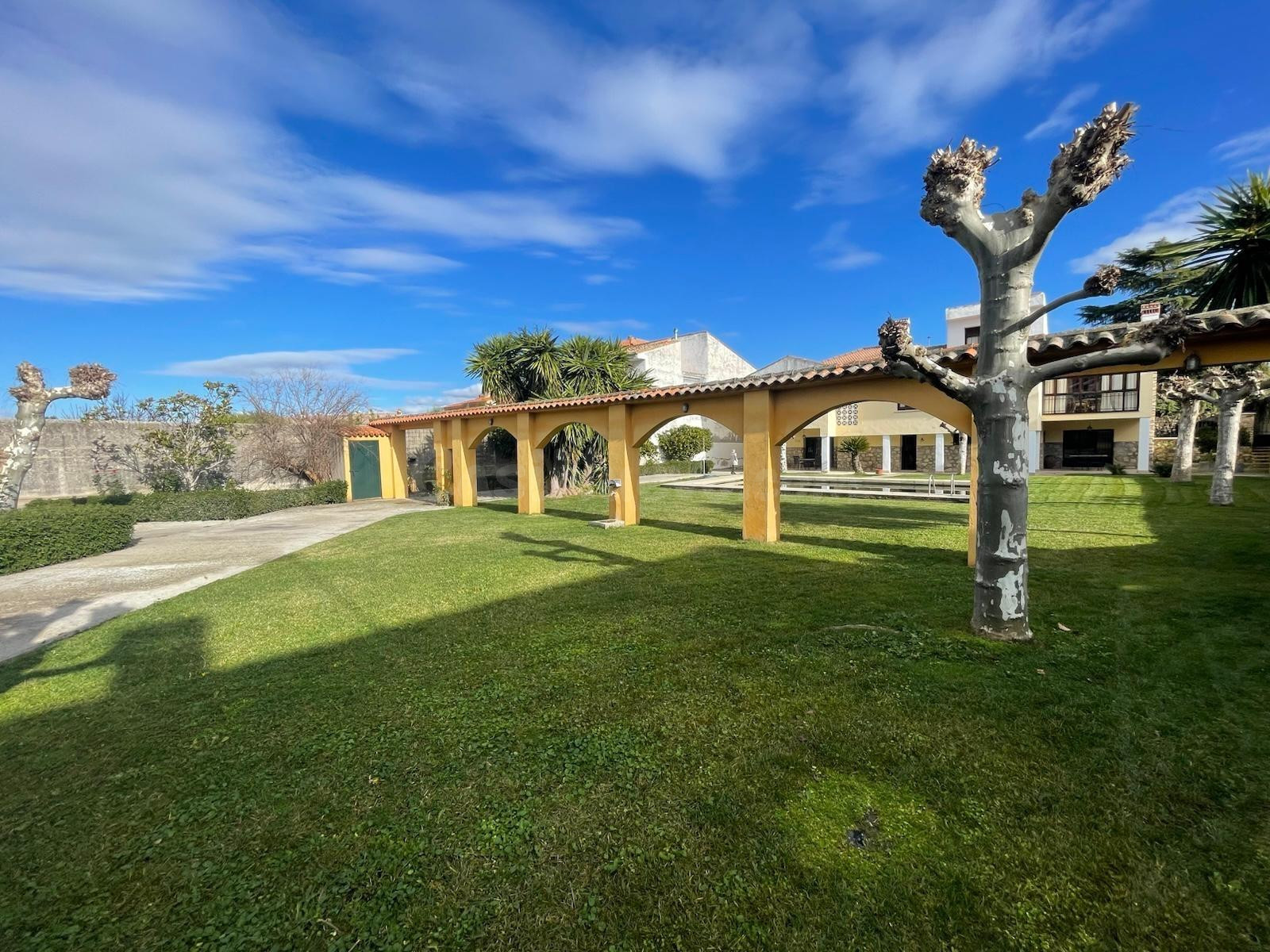 CHALET CON 1350 METROS DE PARCELA EN TRUJILLO - foto 3